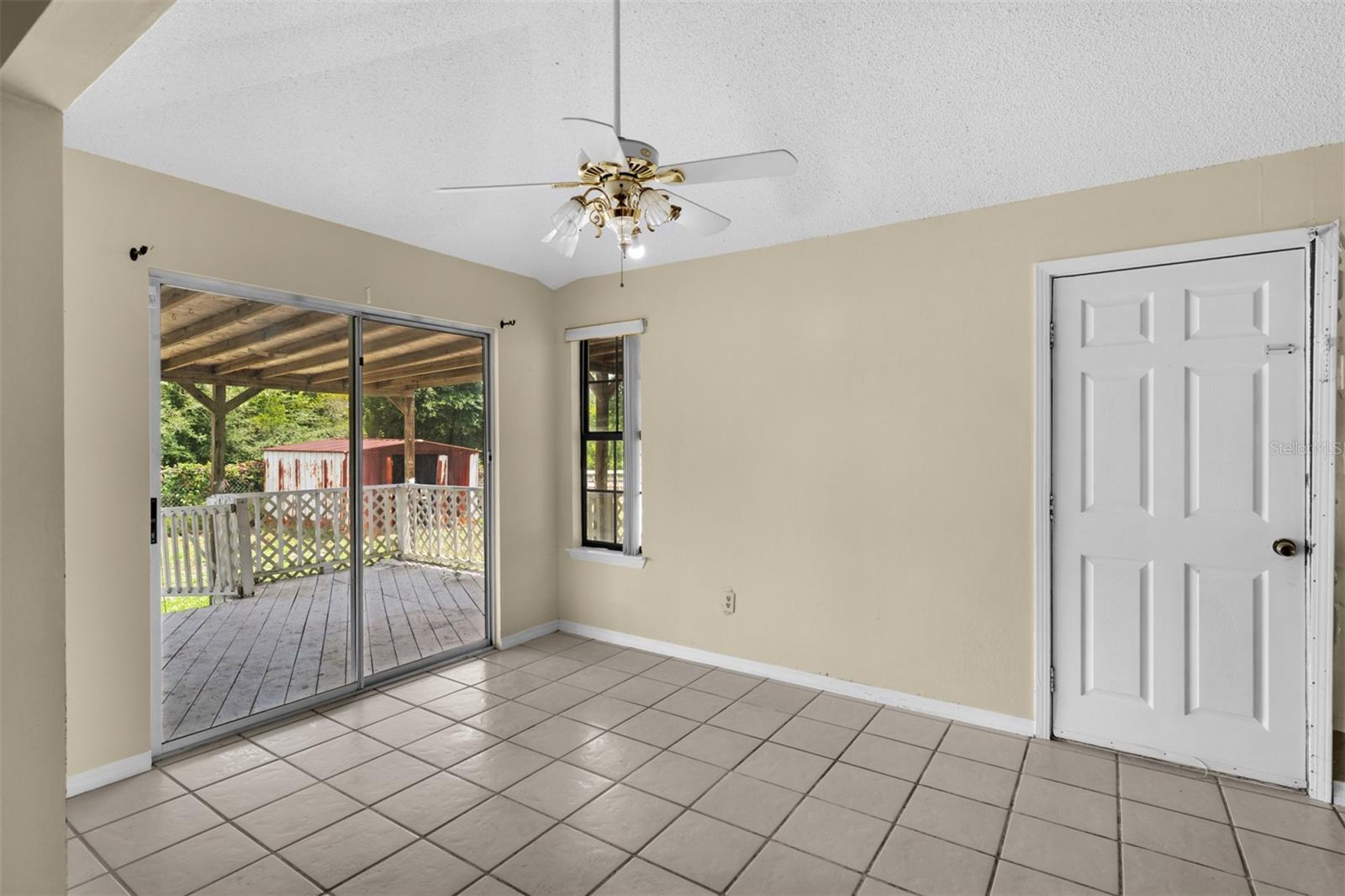 Image 7 of 27 For 228 Lakeside Lane