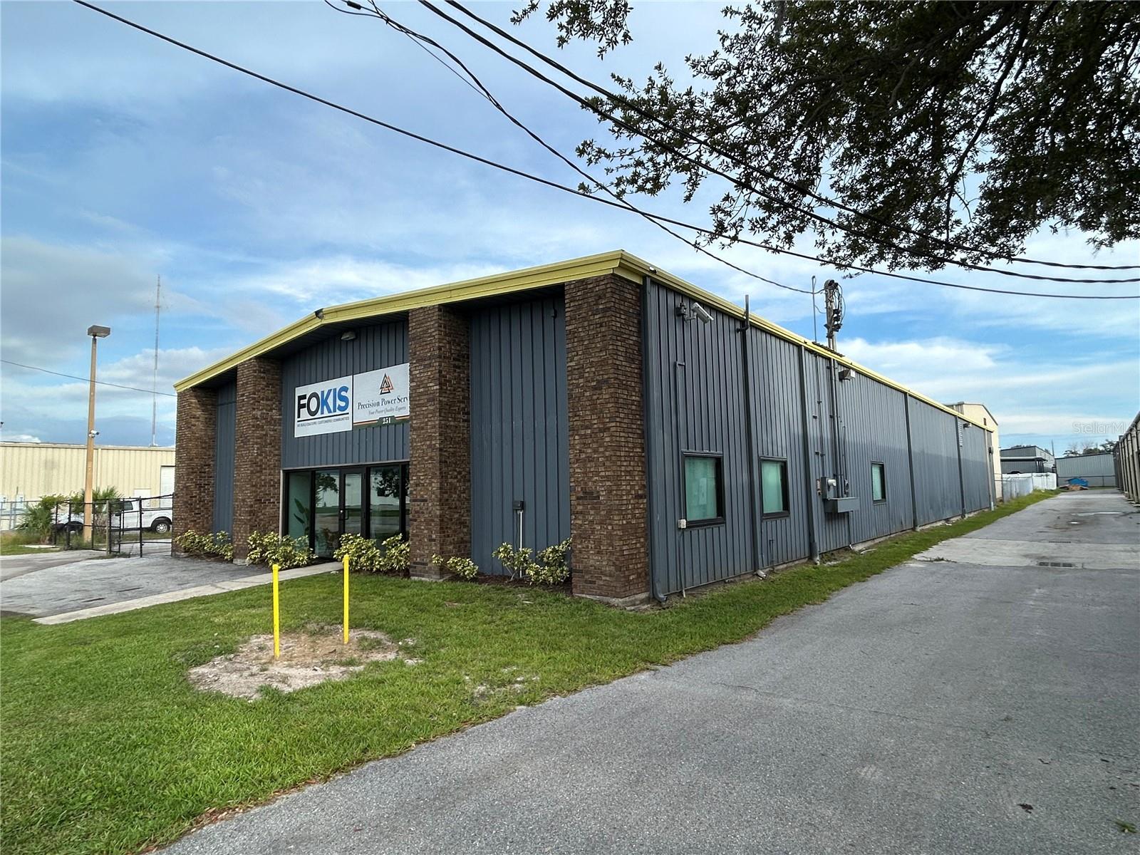 Image 8 of 11 For 251 Douglas Road E