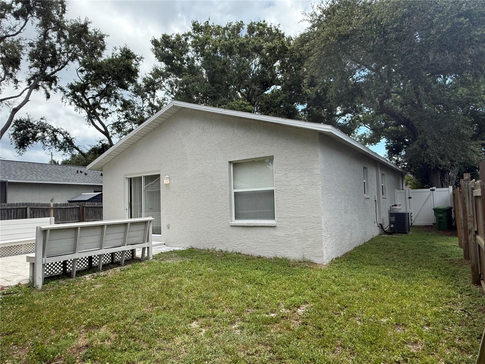 Image 16 of 19 For 1910 Oak Street