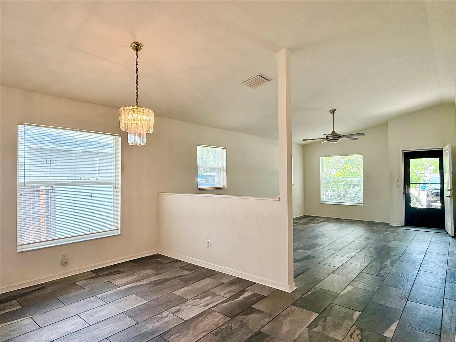 Image 4 of 19 For 1910 Oak Street