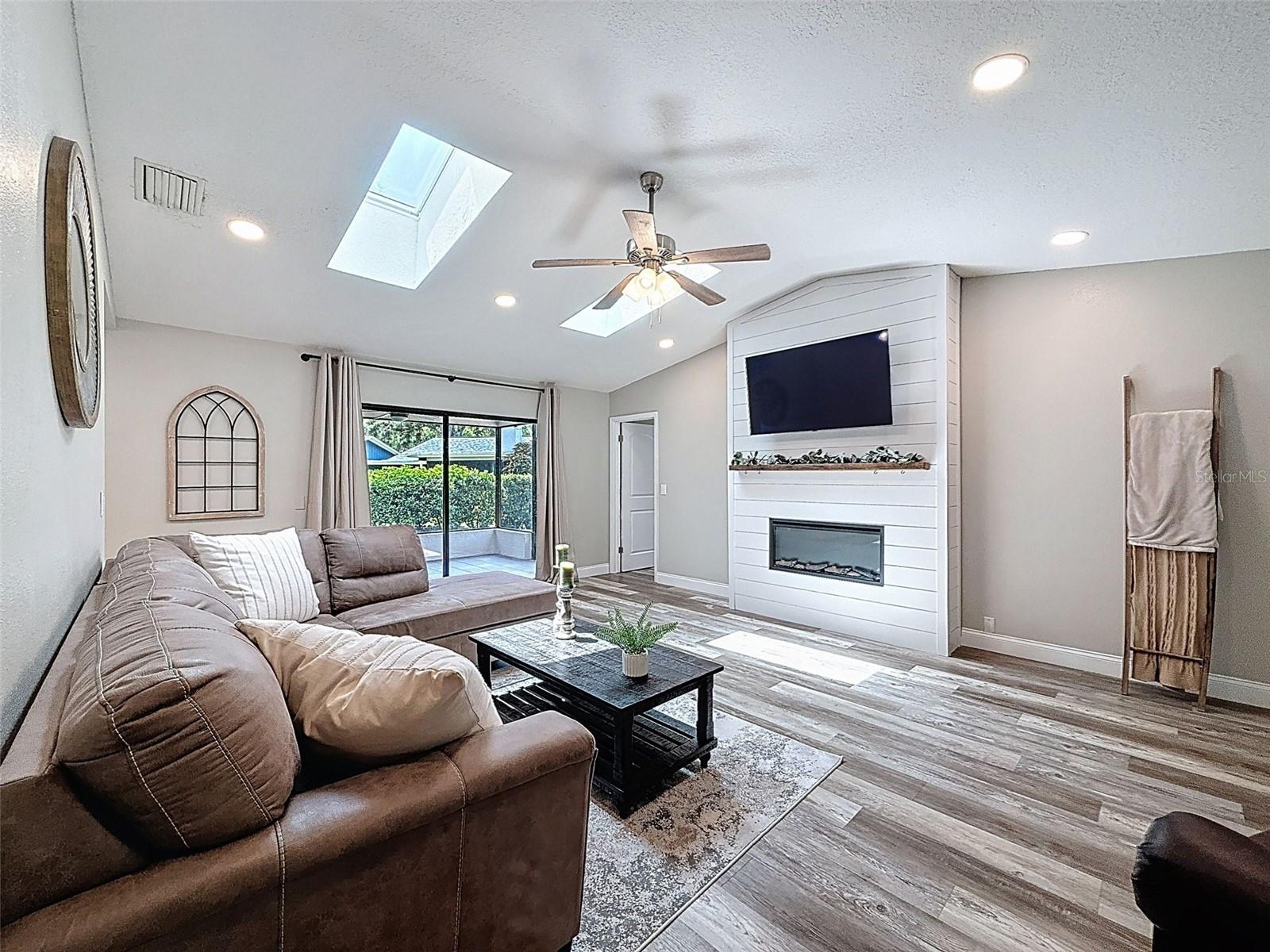 Image 16 of 35 For 3711 Erin Brook Drive