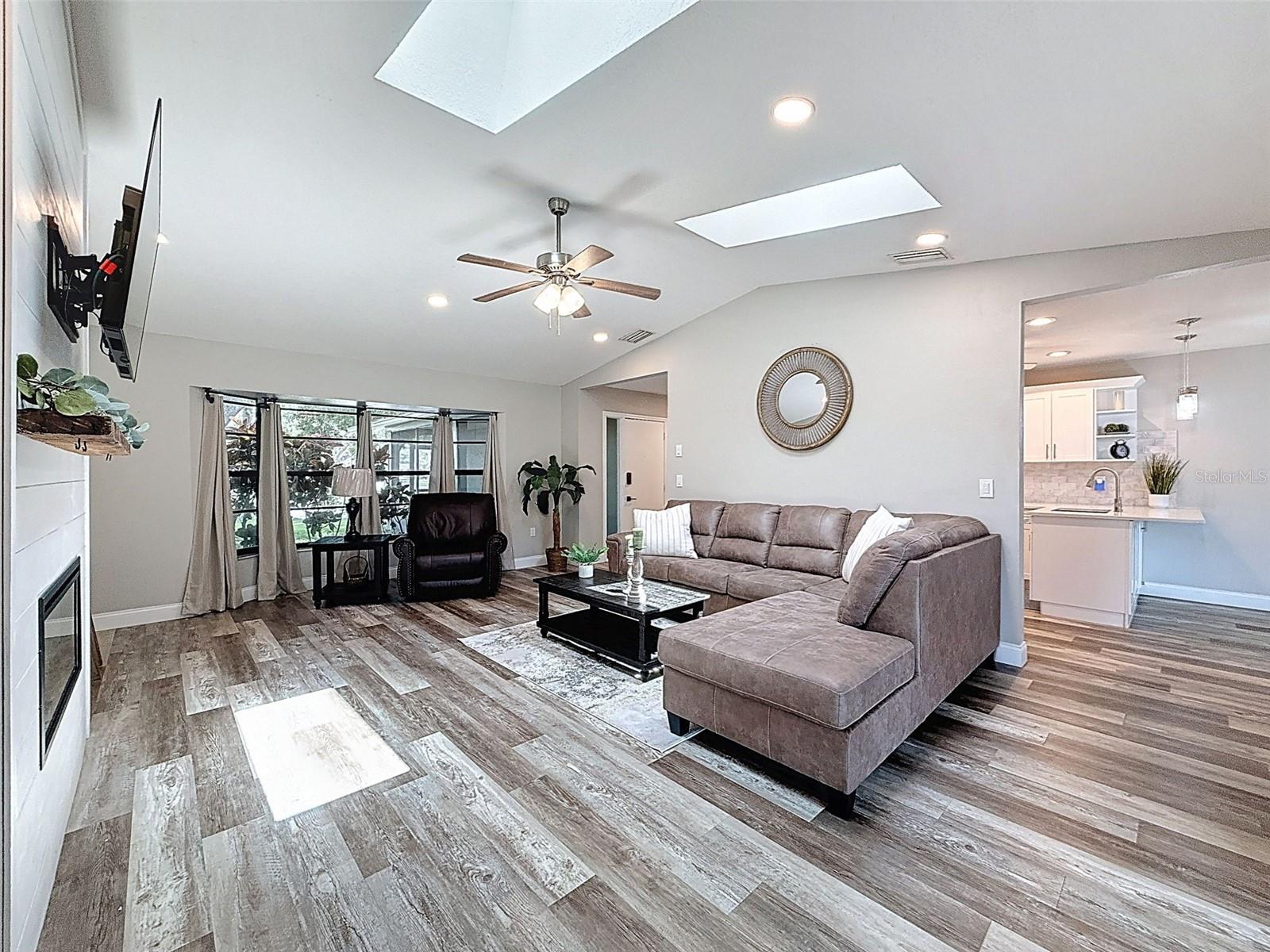 Image 17 of 35 For 3711 Erin Brook Drive