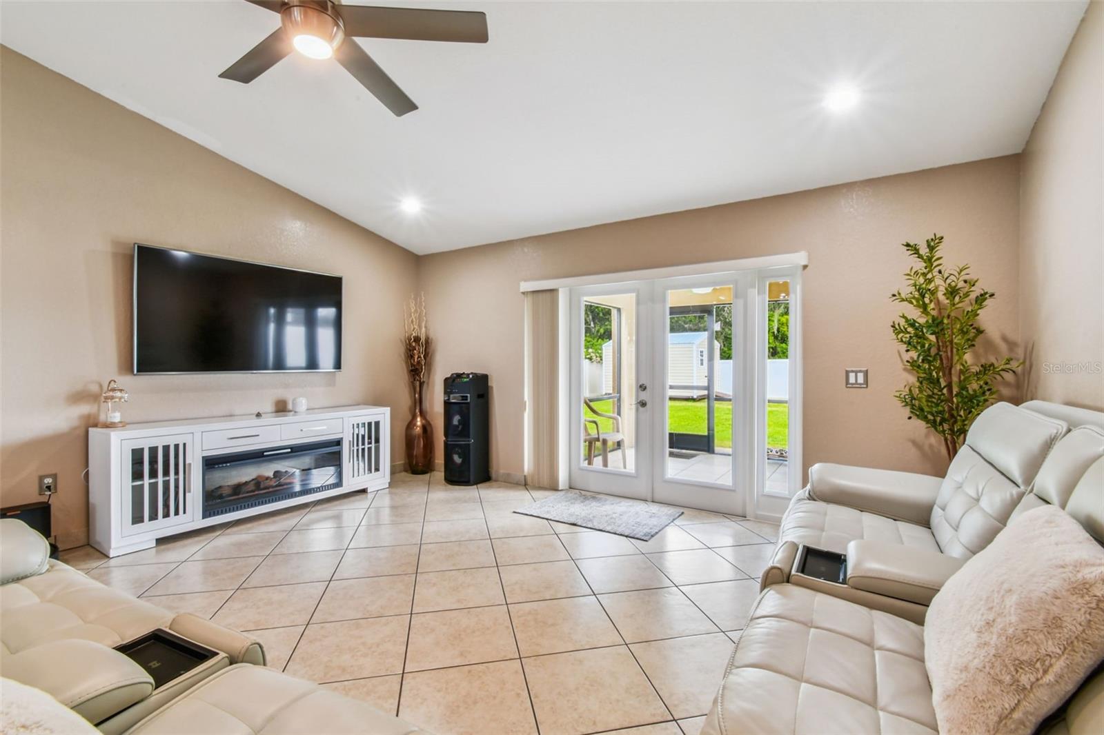 Image 11 of 72 For 6937 Minaxi Drive