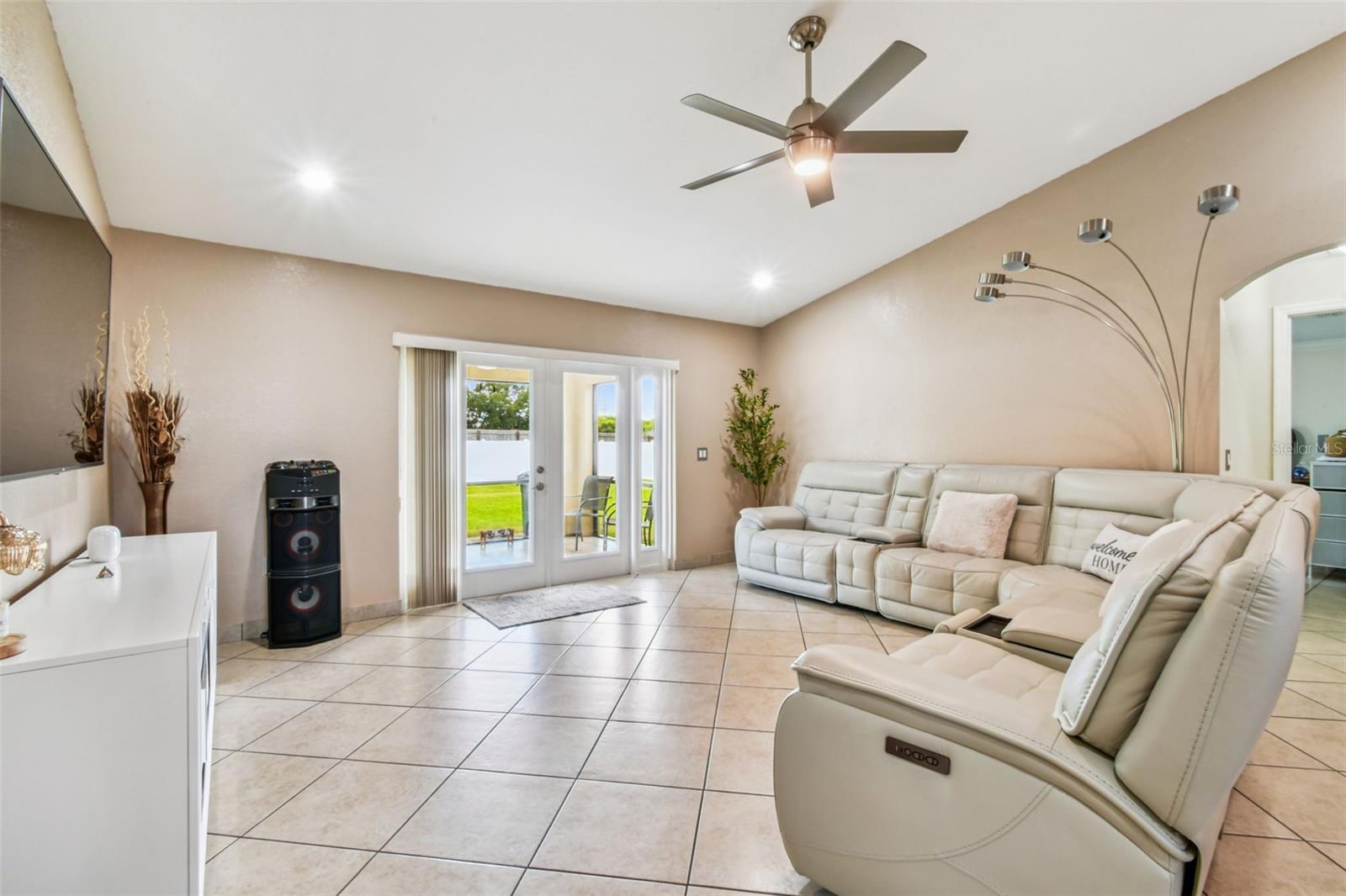 Image 15 of 72 For 6937 Minaxi Drive