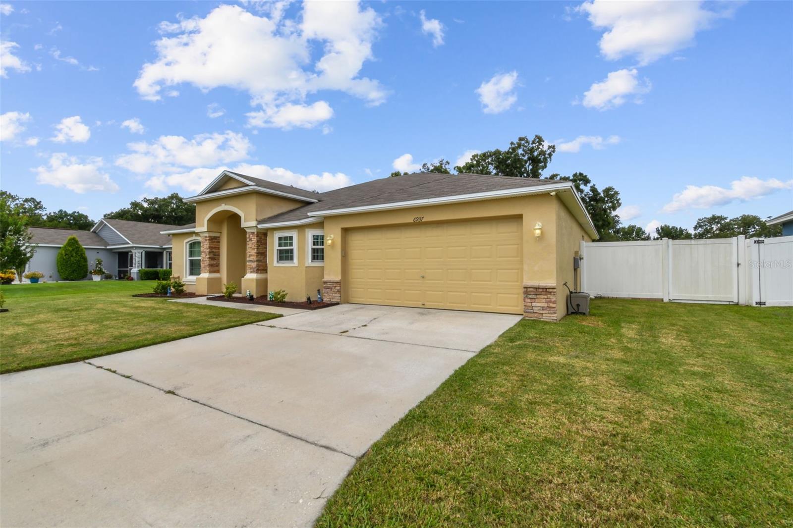 Image 6 of 72 For 6937 Minaxi Drive