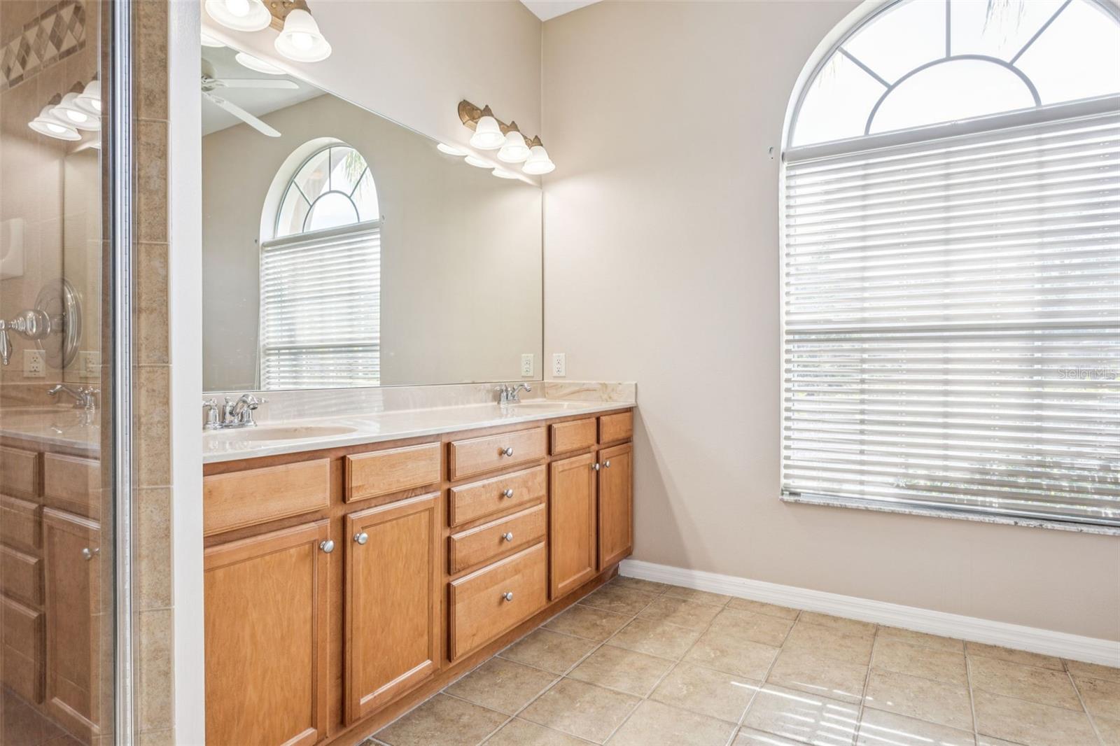 Image 33 of 43 For 23523 Gracewood Circle