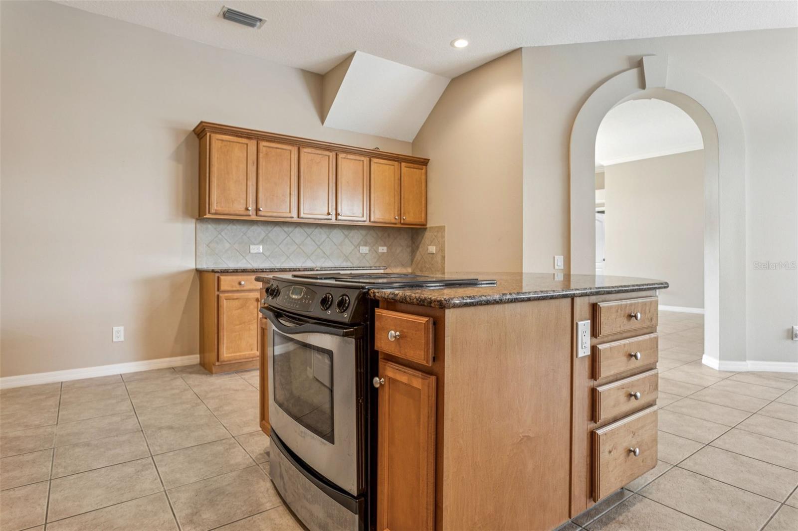 Image 4 of 43 For 23523 Gracewood Circle