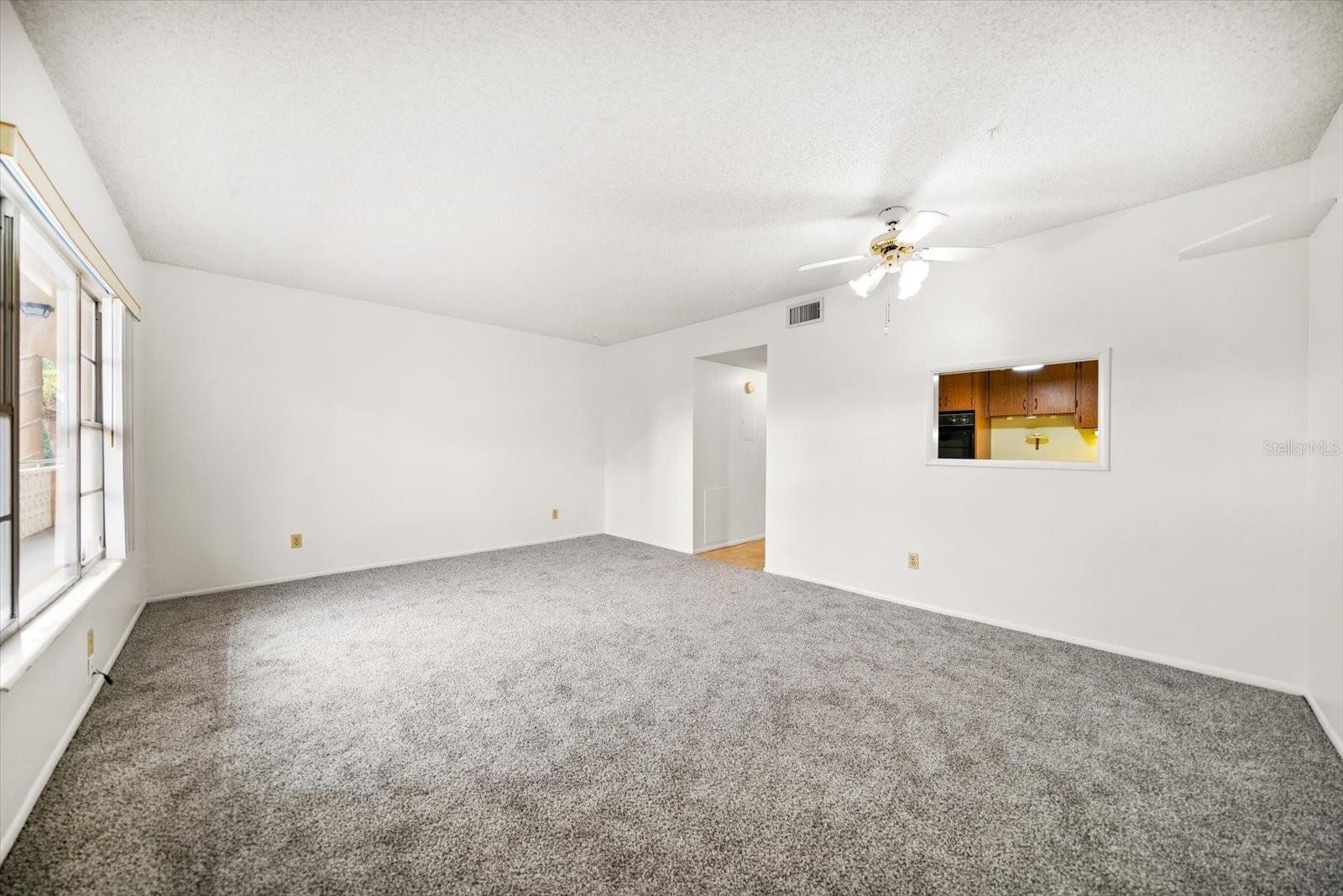 Image 7 of 34 For 2466 Ecuadorian Way 38