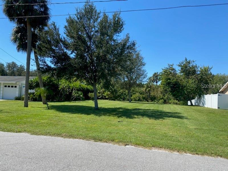 Image 17 of 19 For  Bay Dr  
