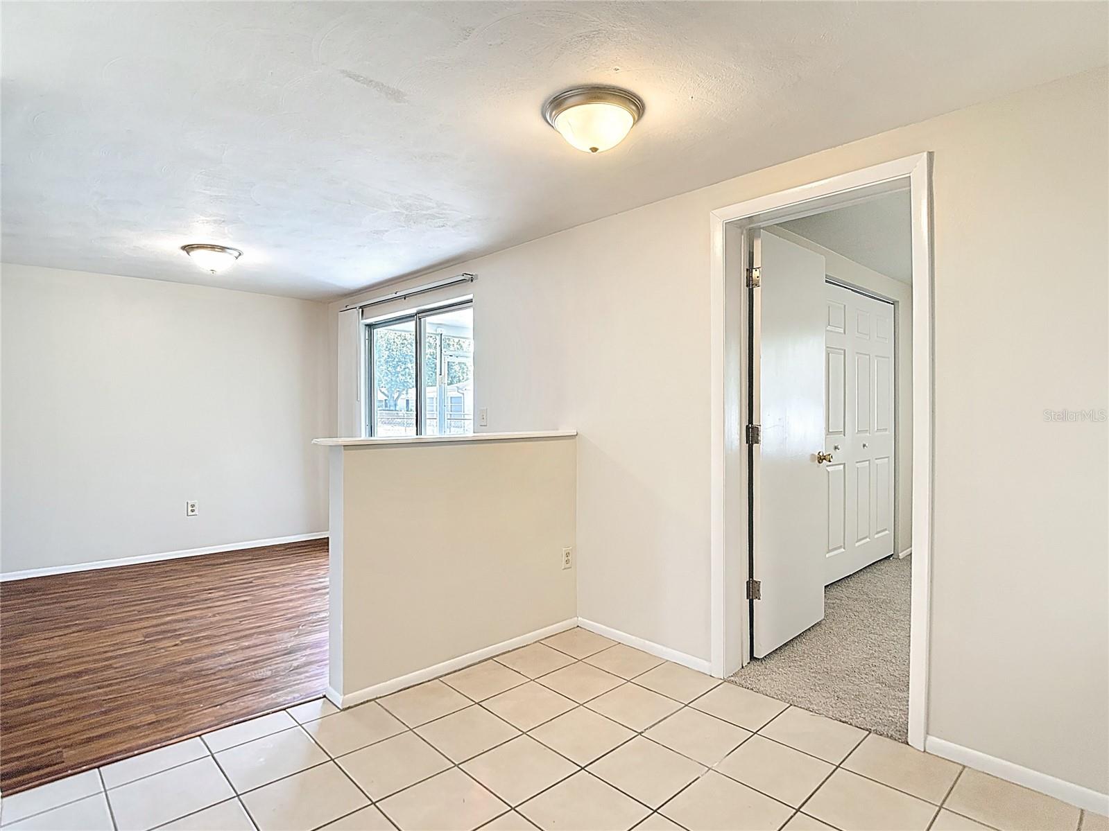 Listing photo id 15 for 6350 Edenmore Avenue