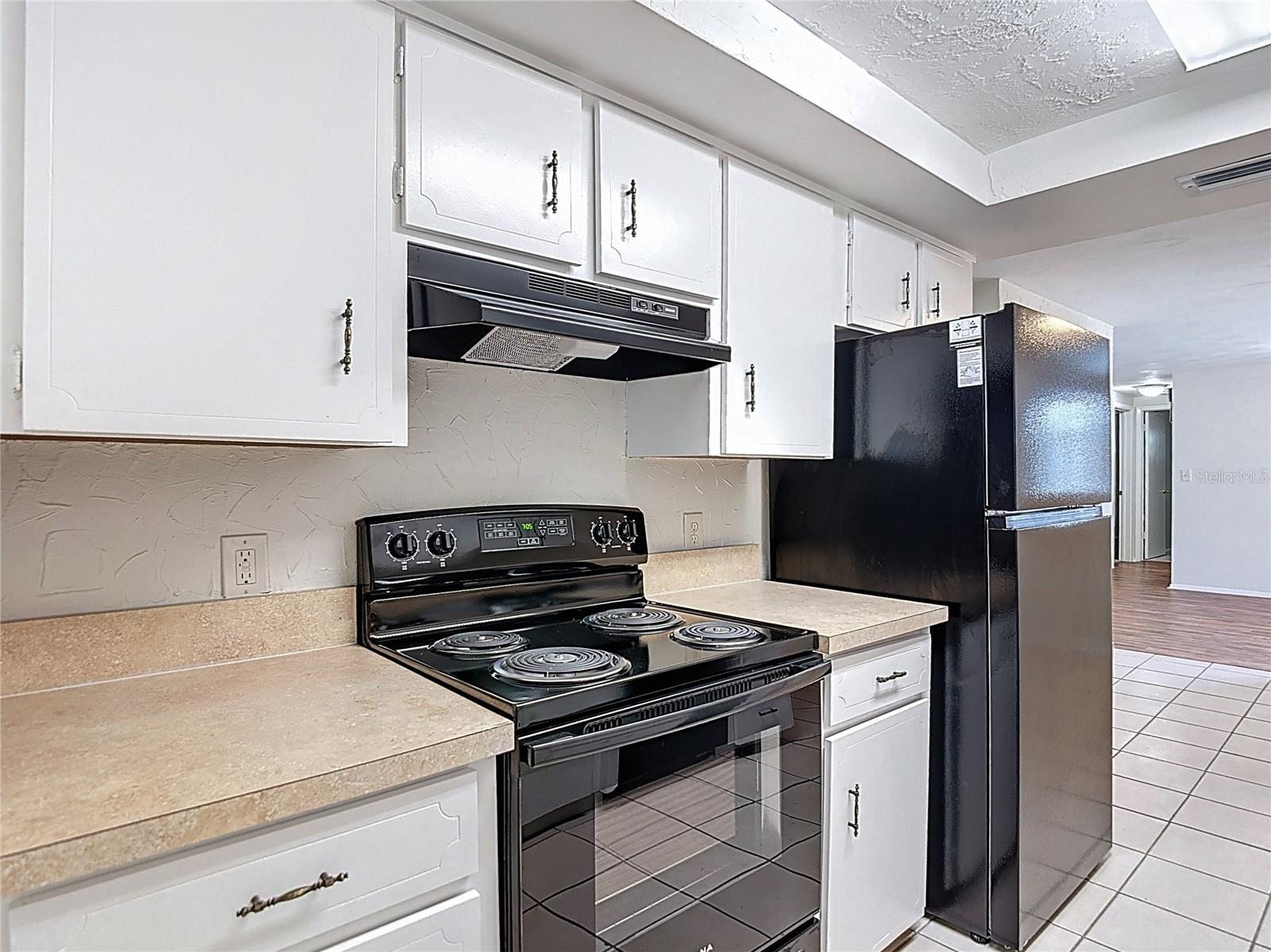 Listing photo id 18 for 6350 Edenmore Avenue