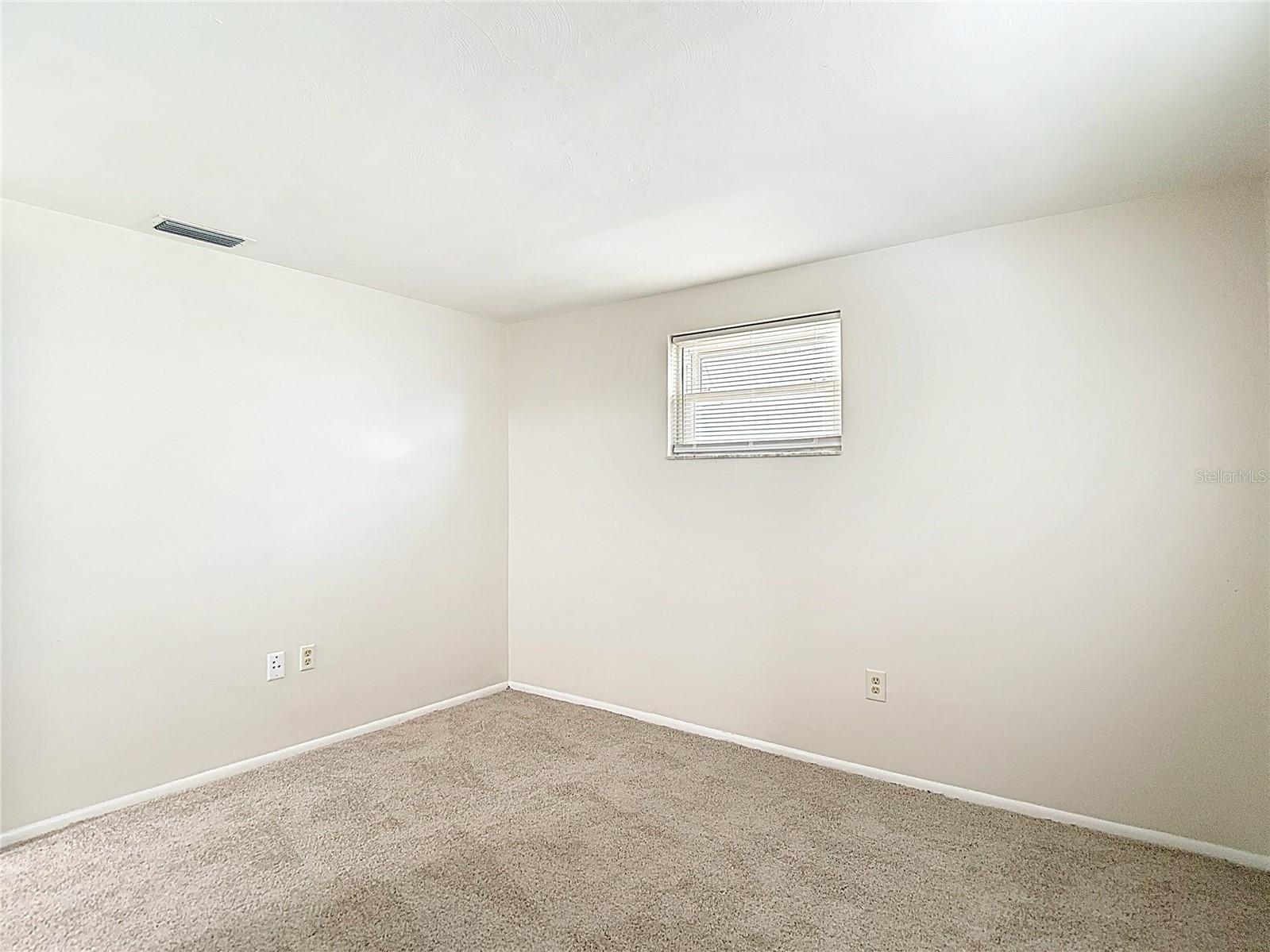 Listing photo id 26 for 6350 Edenmore Avenue
