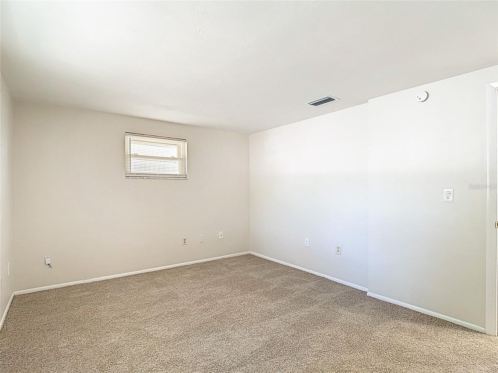 Listing photo id 30 for 6350 Edenmore Avenue