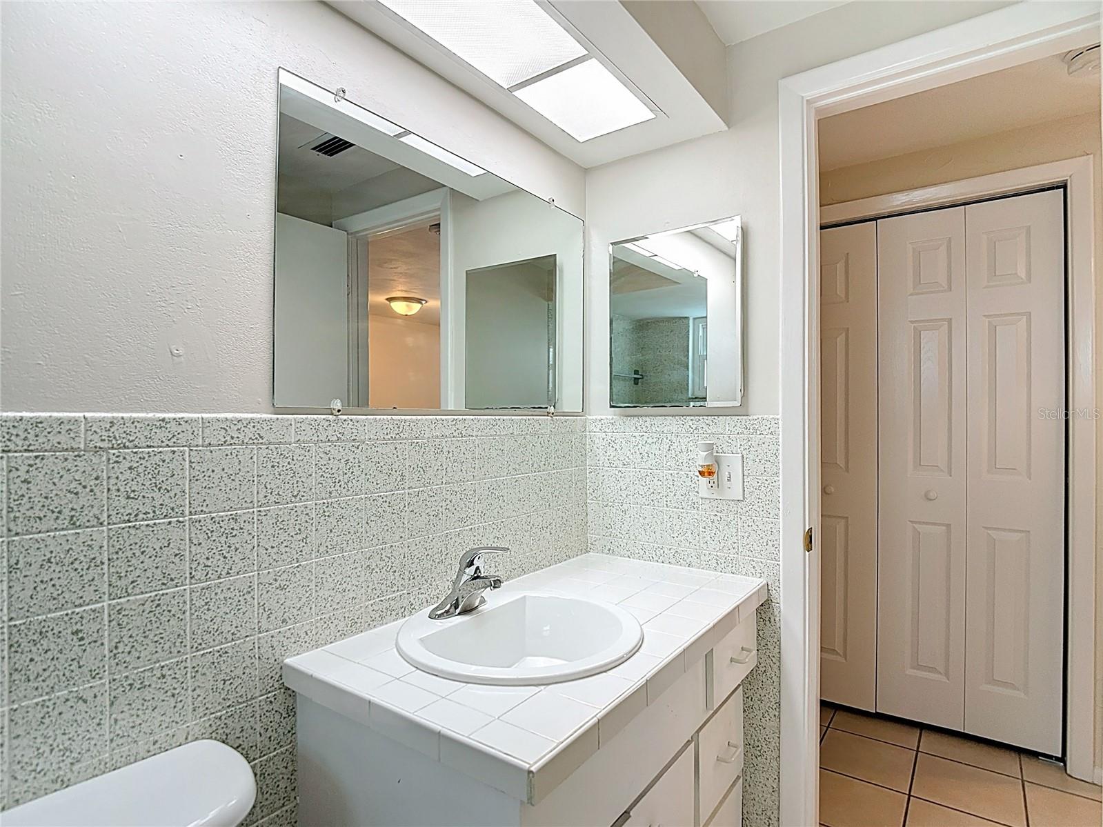 Listing photo id 34 for 6350 Edenmore Avenue
