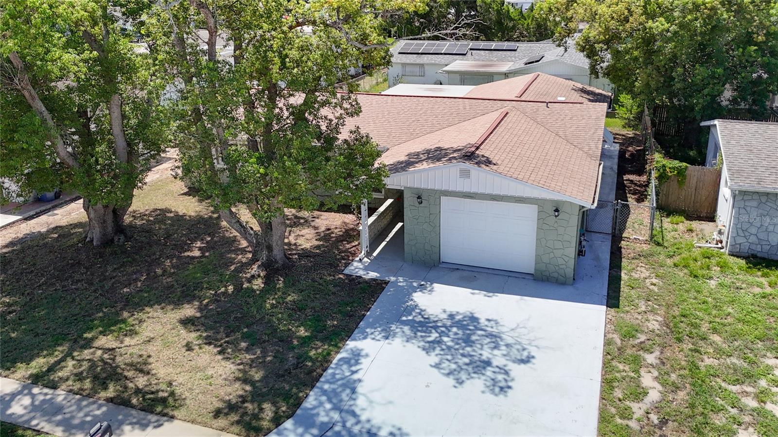 Listing photo id 2 for 6350 Edenmore Avenue