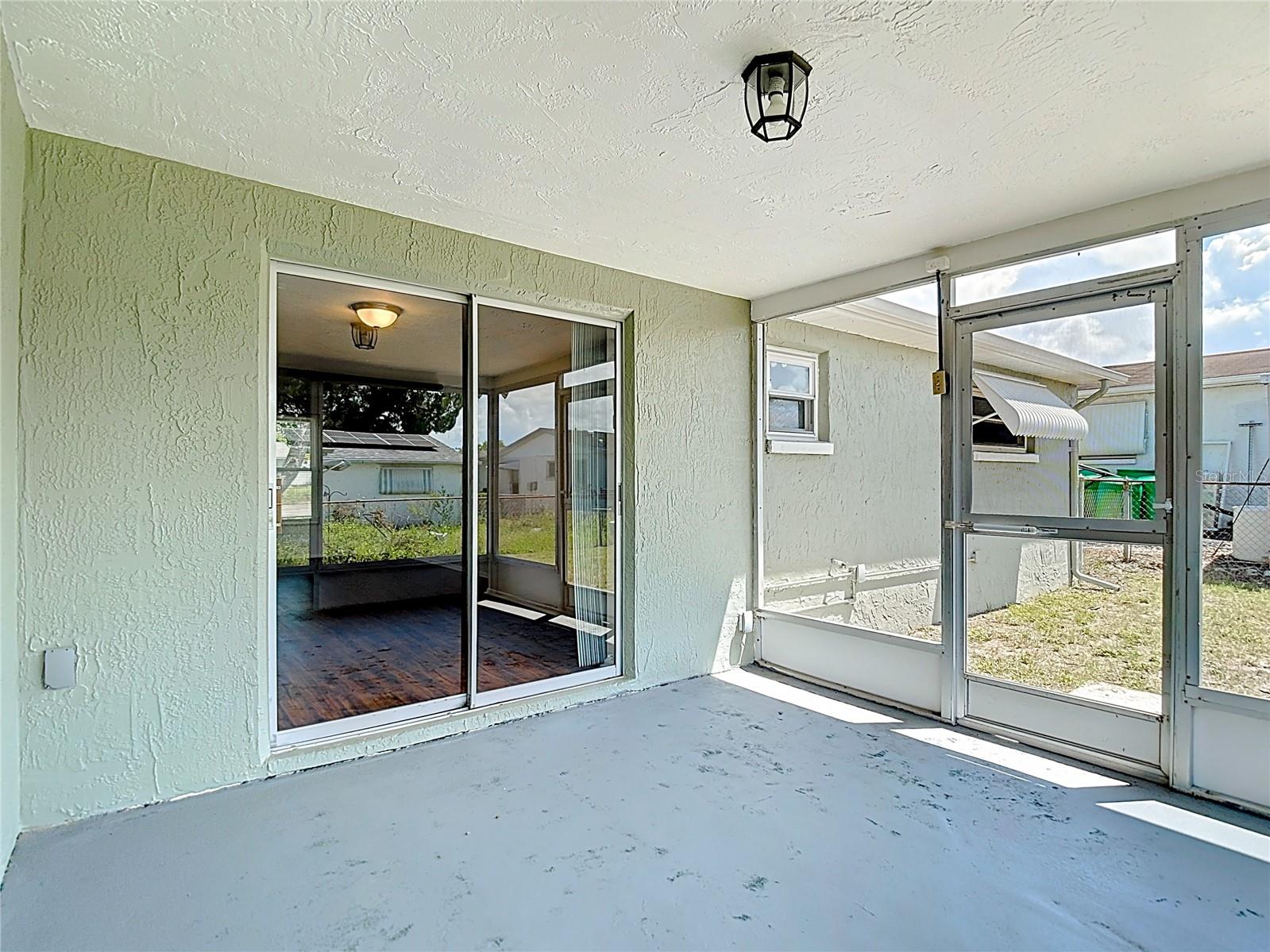 Listing photo id 42 for 6350 Edenmore Avenue