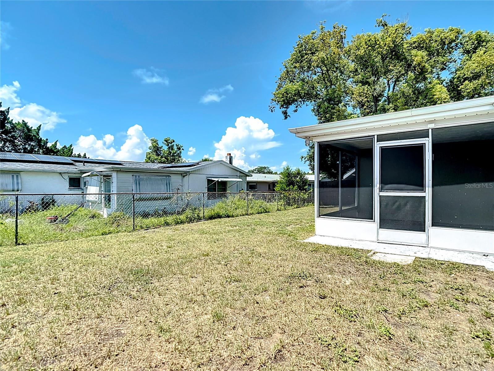 Listing photo id 46 for 6350 Edenmore Avenue