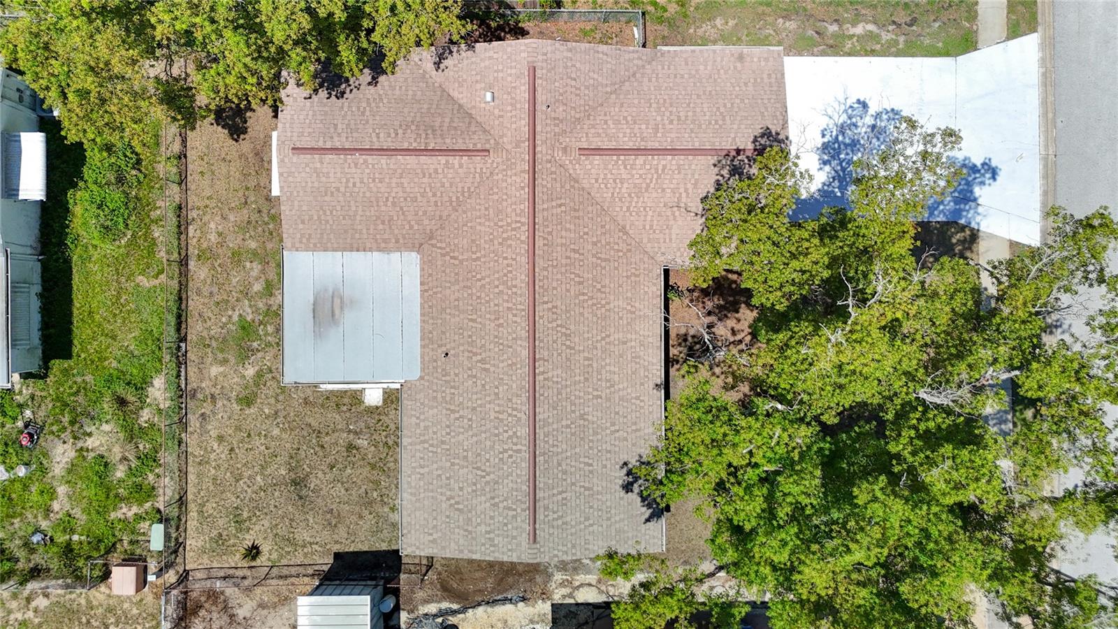 Listing photo id 48 for 6350 Edenmore Avenue