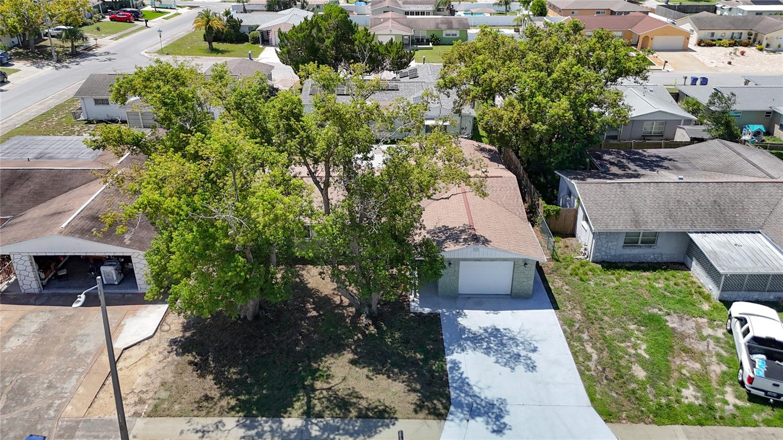 Listing photo id 51 for 6350 Edenmore Avenue