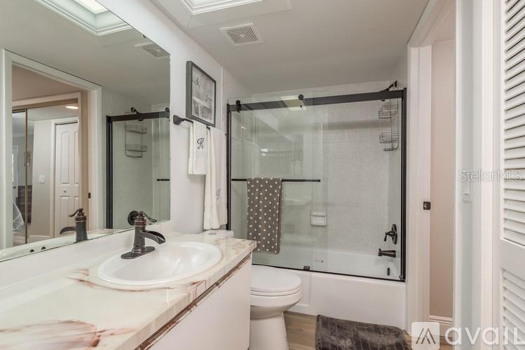 Image 17 of 22 For 3062 Eastland Blvd  407