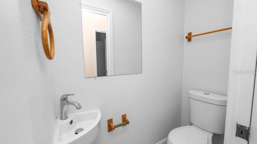 Image 3 of 6 For 2314 Chestnut Street A