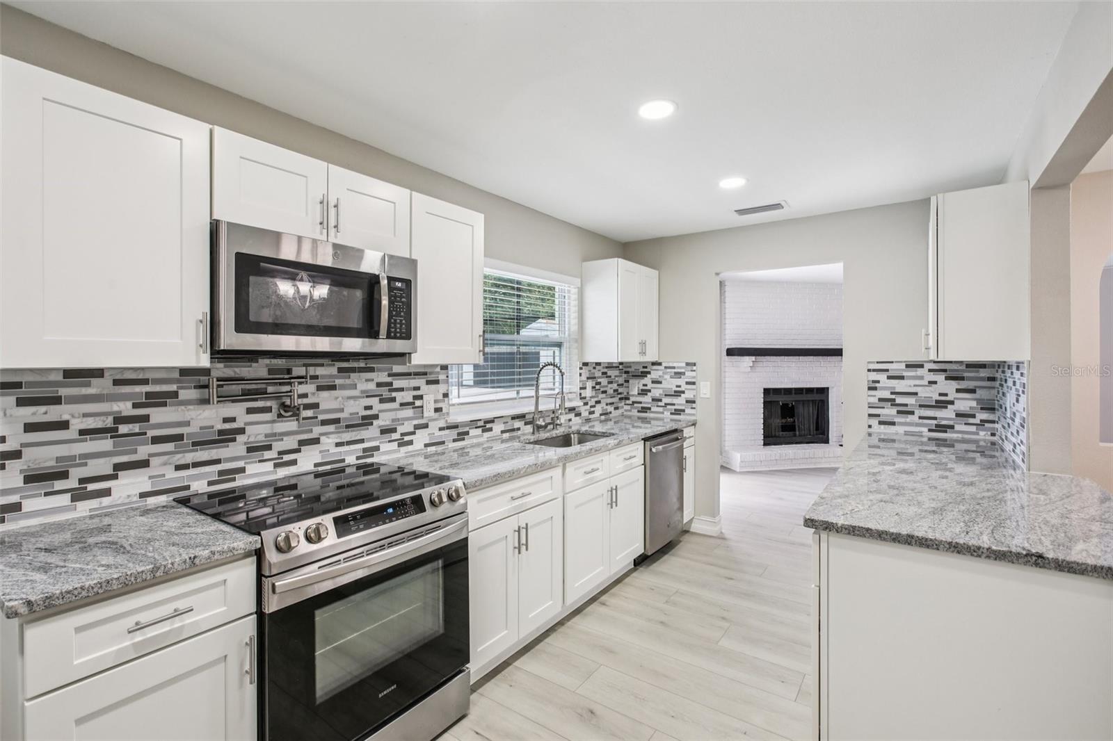 Image 12 of 39 For 1112 Nutmeg Drive