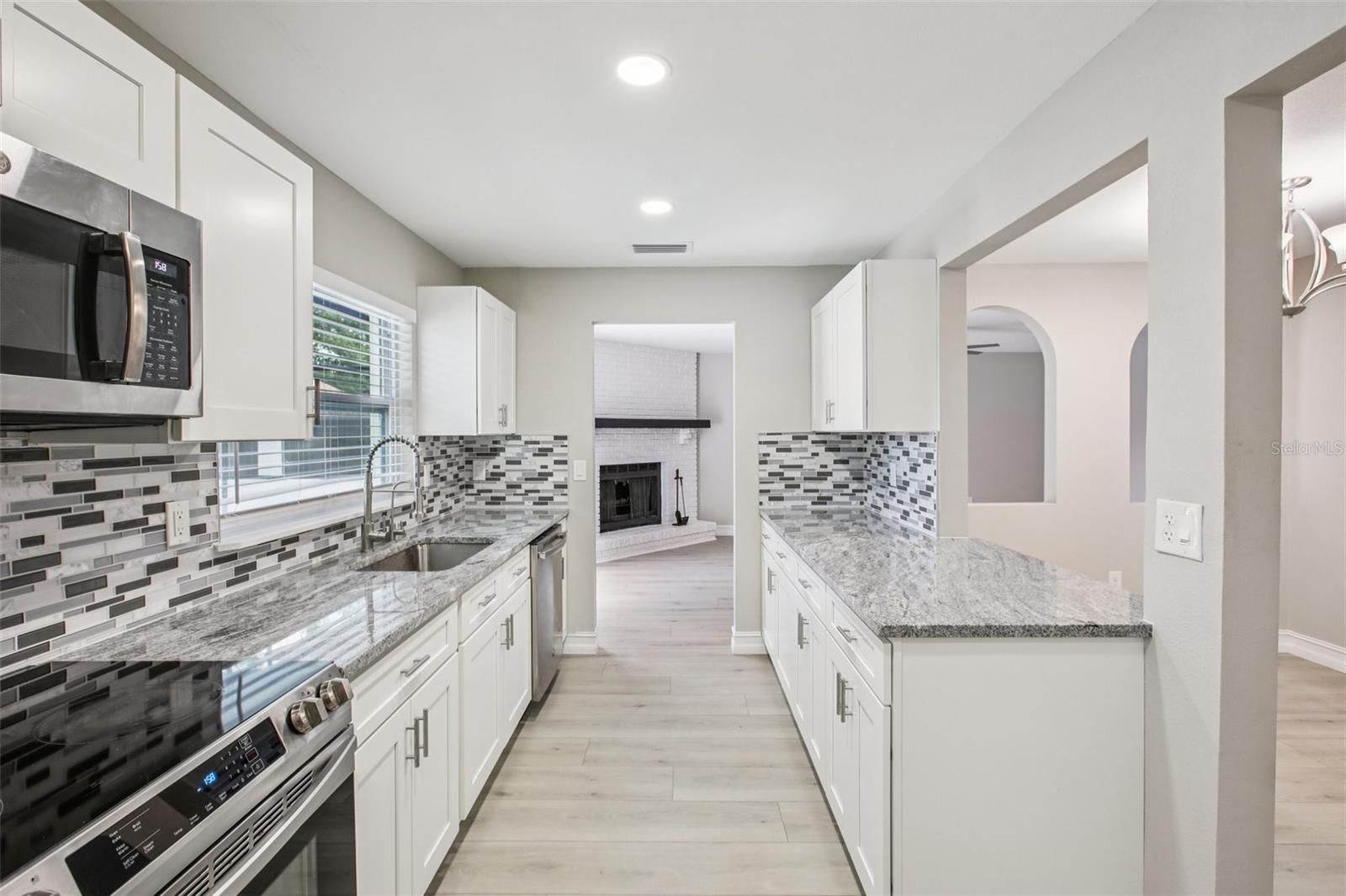 Image 13 of 39 For 1112 Nutmeg Drive