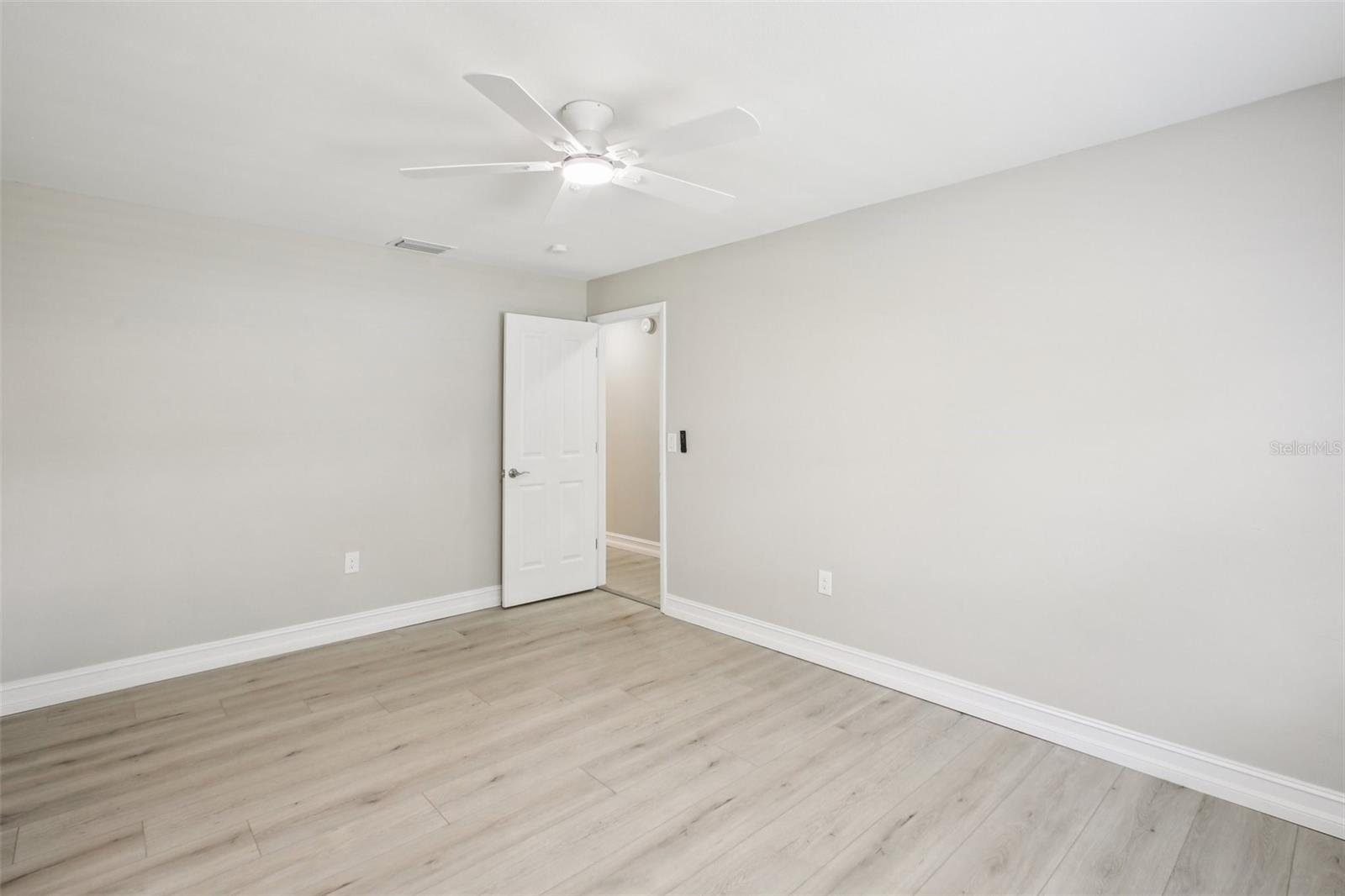 Image 18 of 39 For 1112 Nutmeg Drive