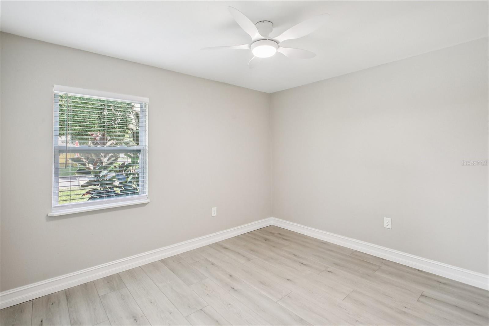 Image 24 of 39 For 1112 Nutmeg Drive