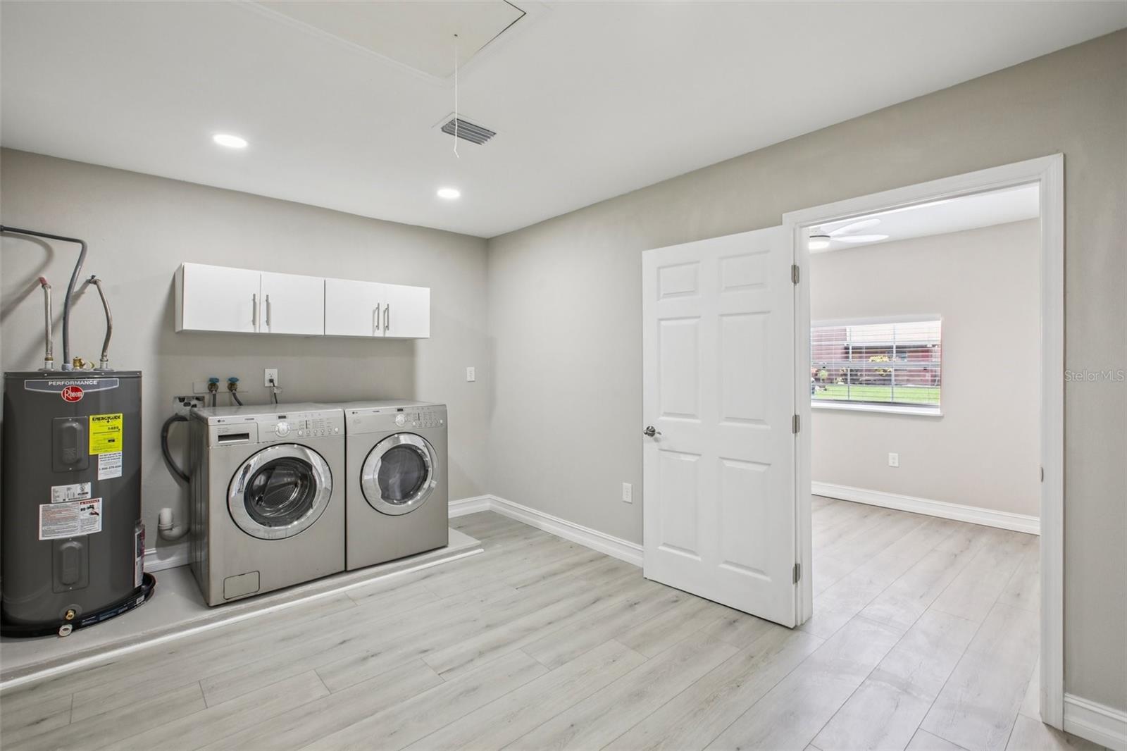 Image 31 of 39 For 1112 Nutmeg Drive