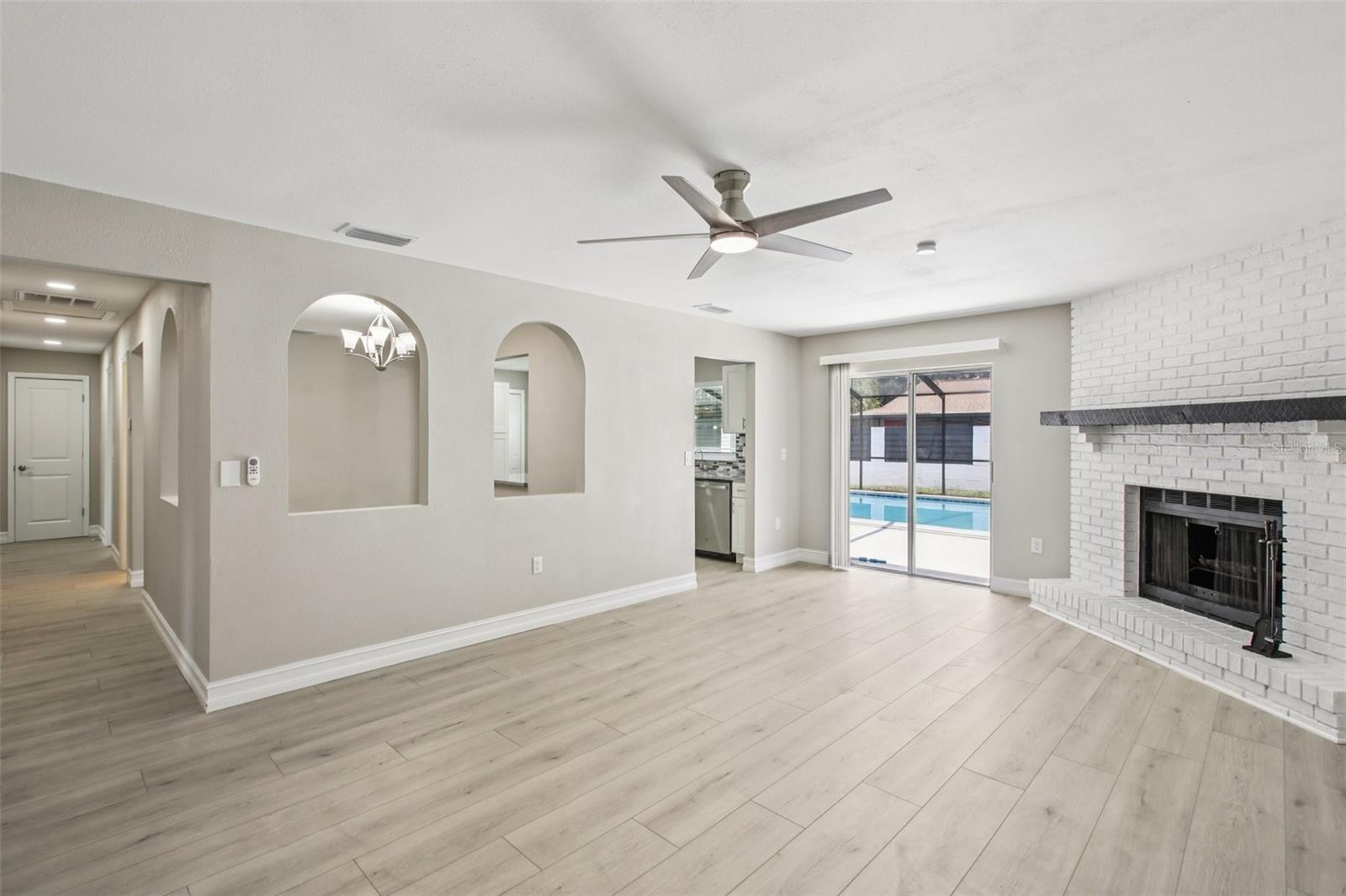 Image 5 of 39 For 1112 Nutmeg Drive