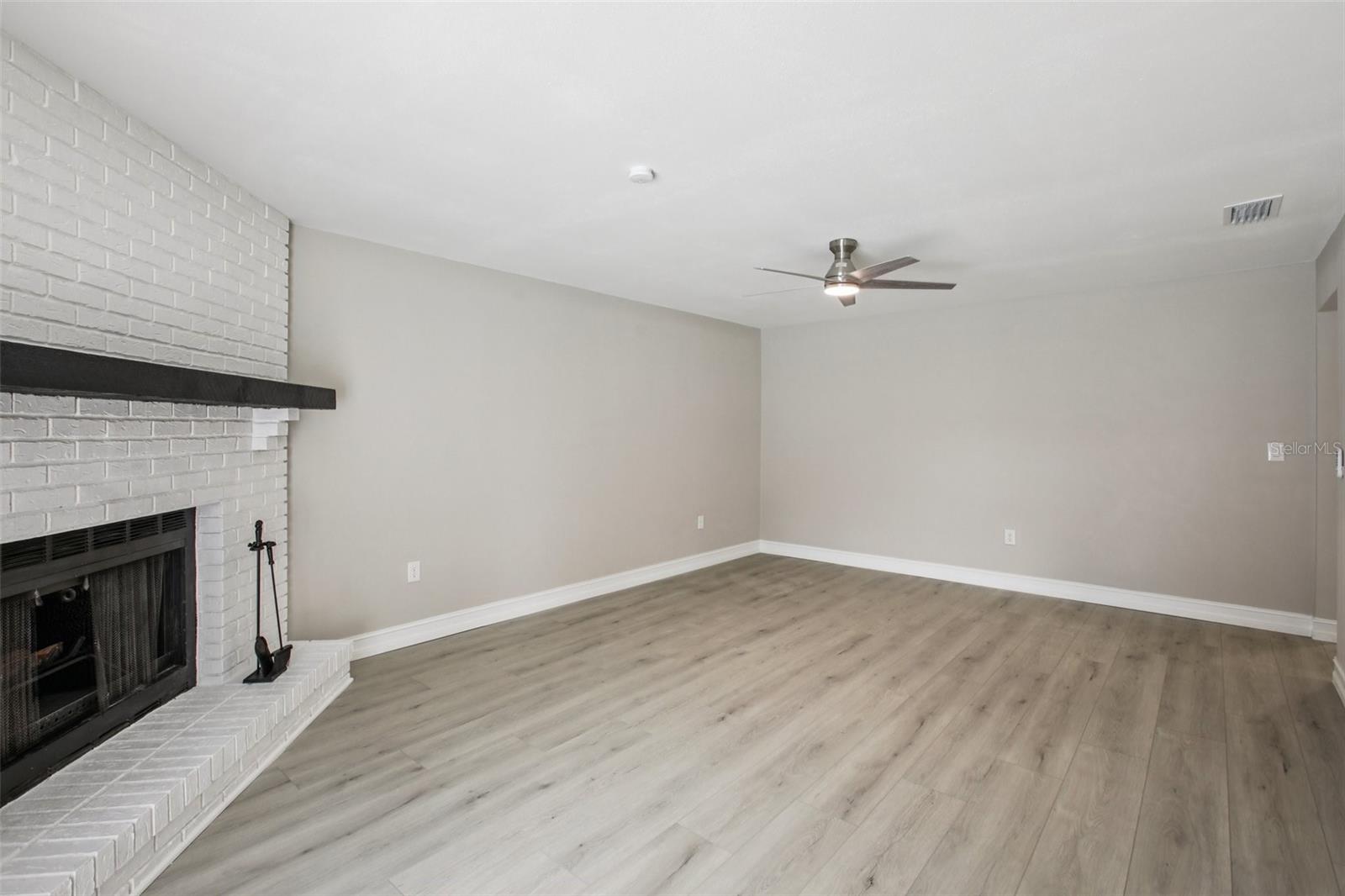 Image 7 of 39 For 1112 Nutmeg Drive