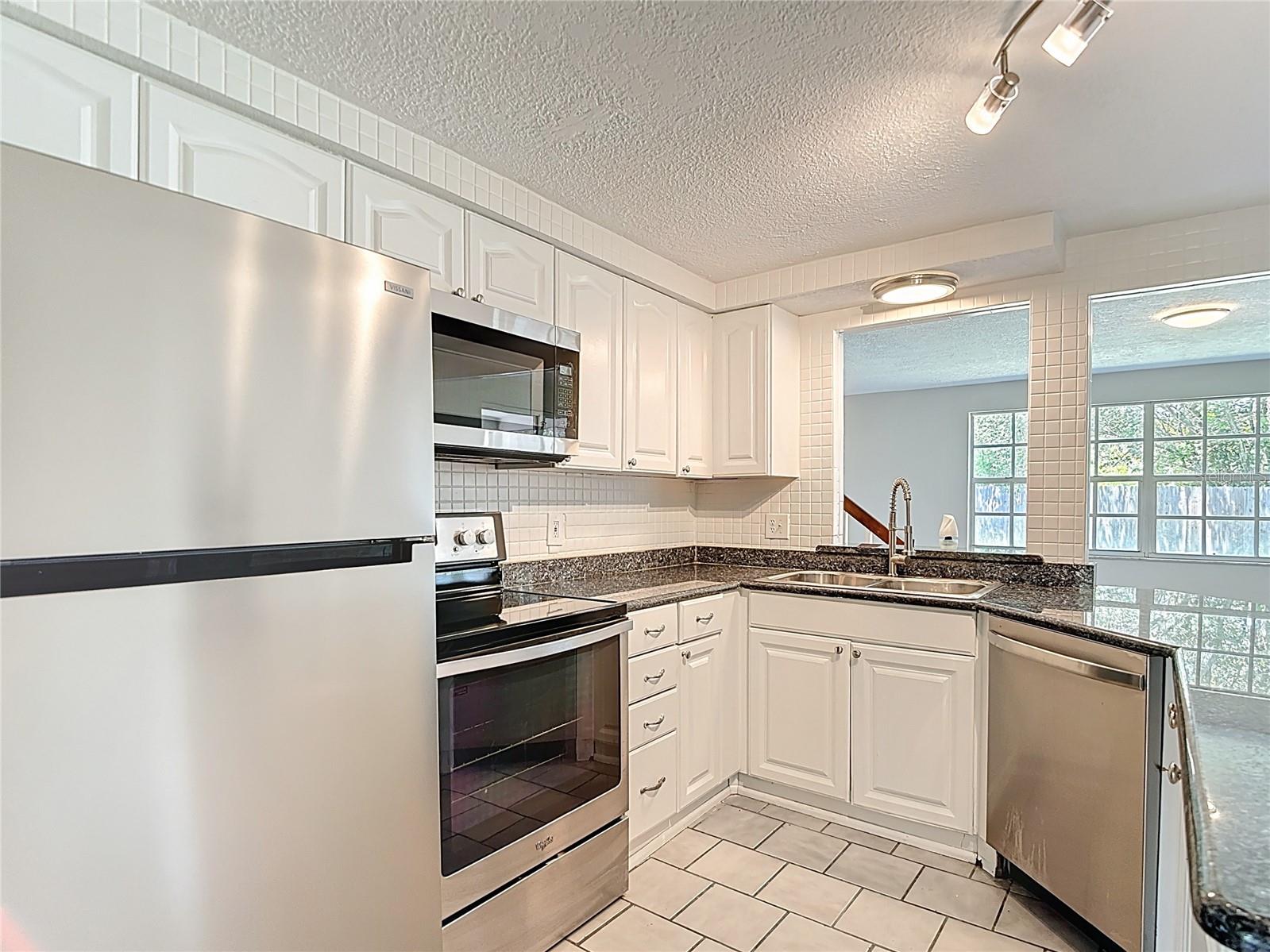 Image 10 of 82 For 7827 Butler Avenue