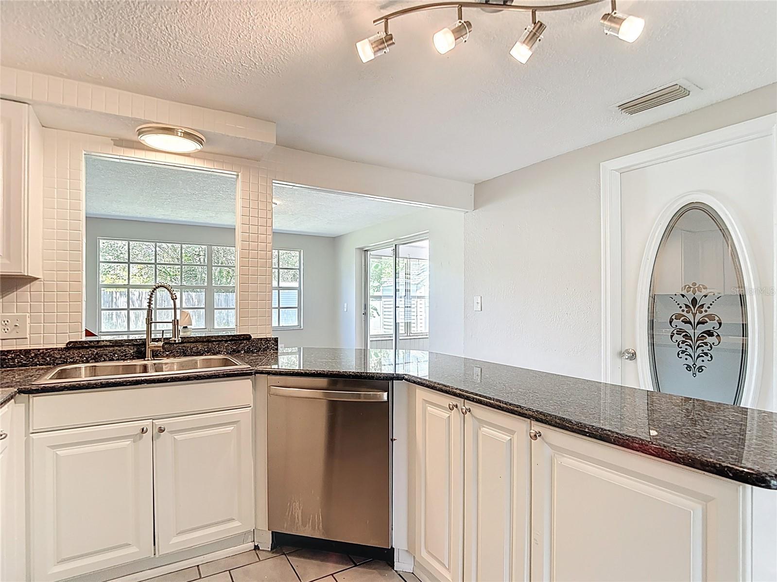 Image 11 of 82 For 7827 Butler Avenue