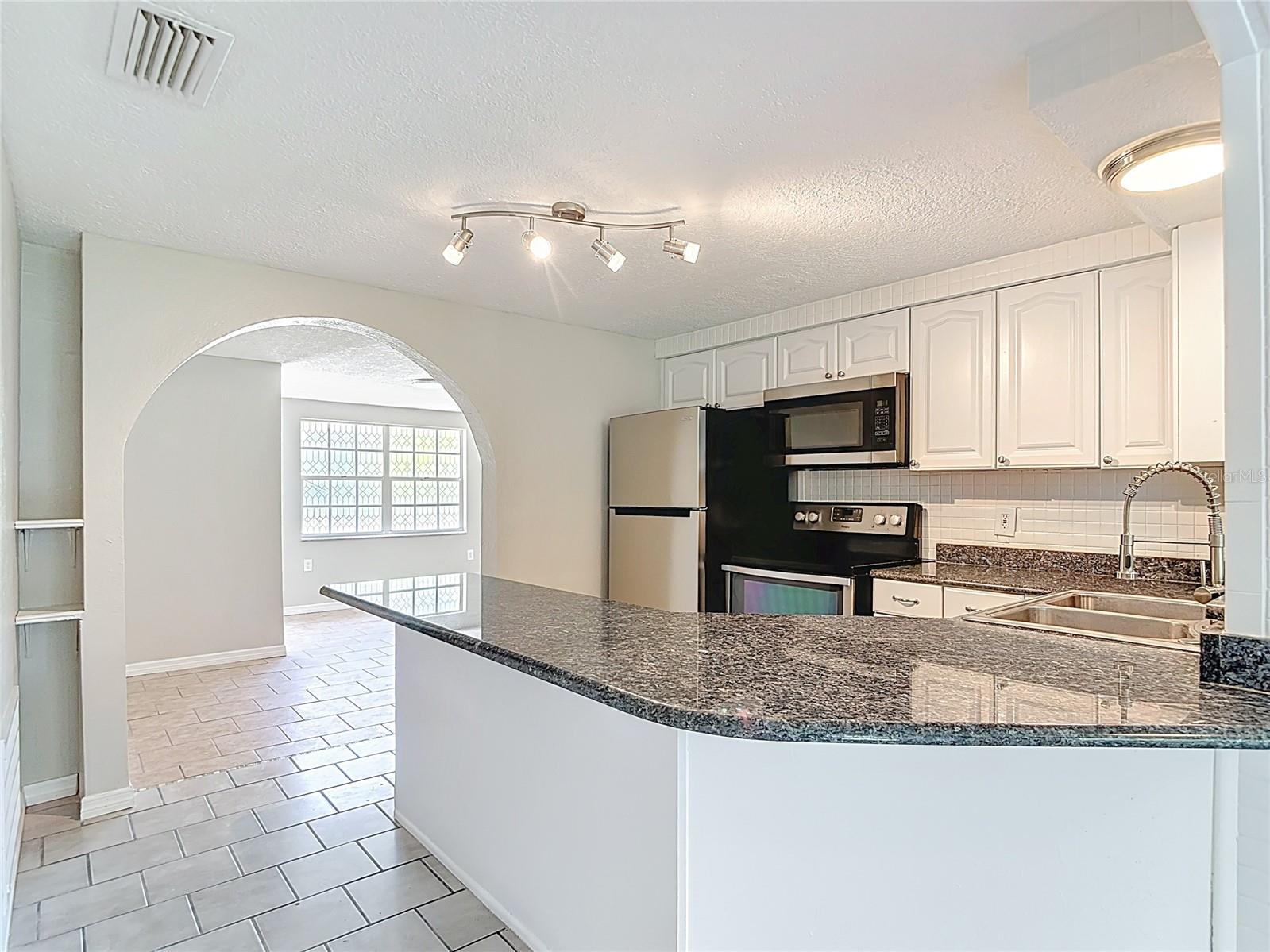 Image 16 of 82 For 7827 Butler Avenue