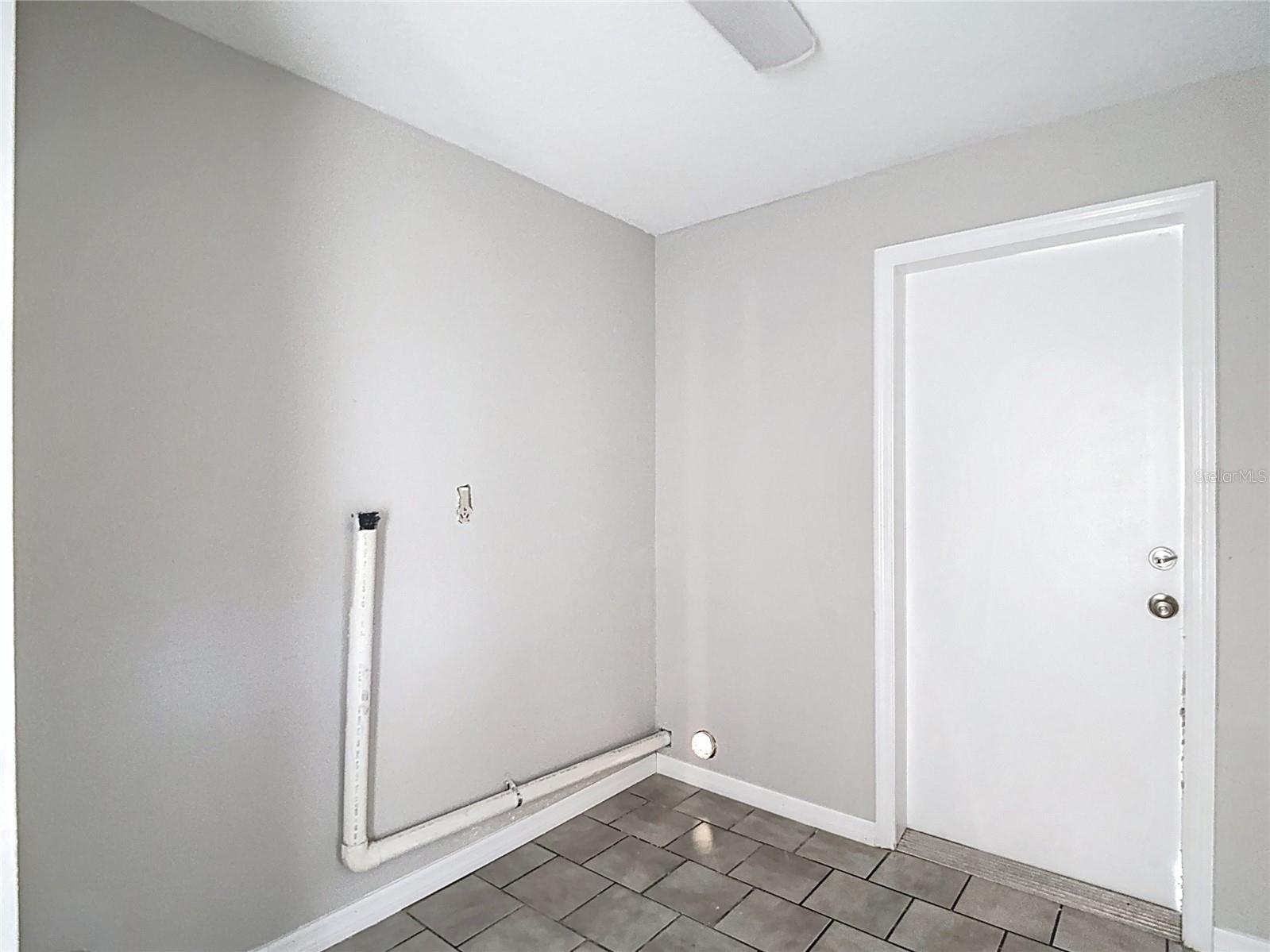 Image 36 of 82 For 7827 Butler Avenue
