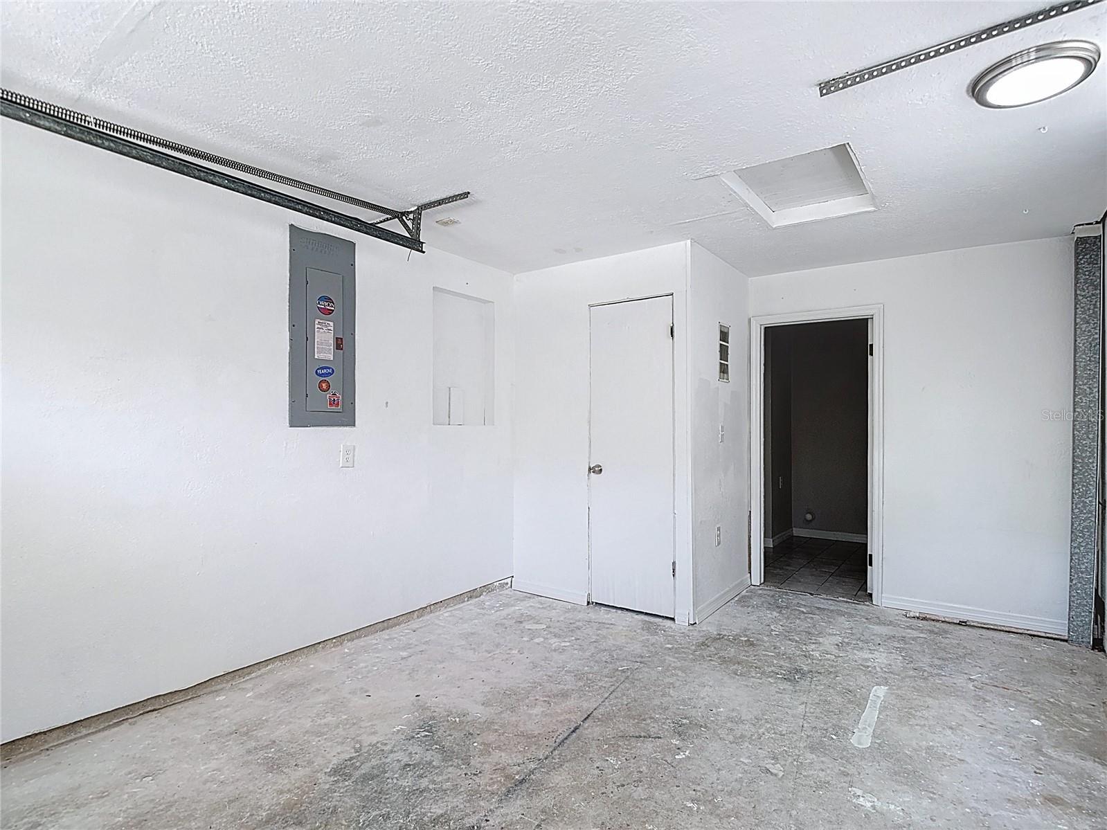 Image 38 of 82 For 7827 Butler Avenue
