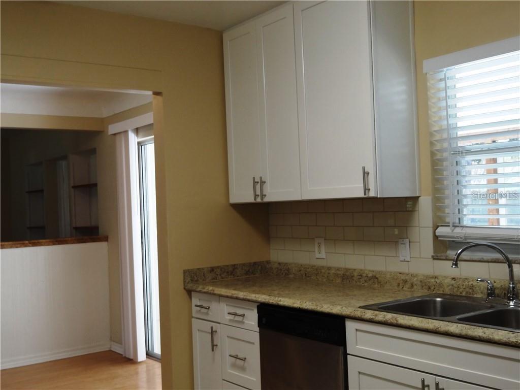 Image 19 of 34 For 6132 Dartmouth Avenue N