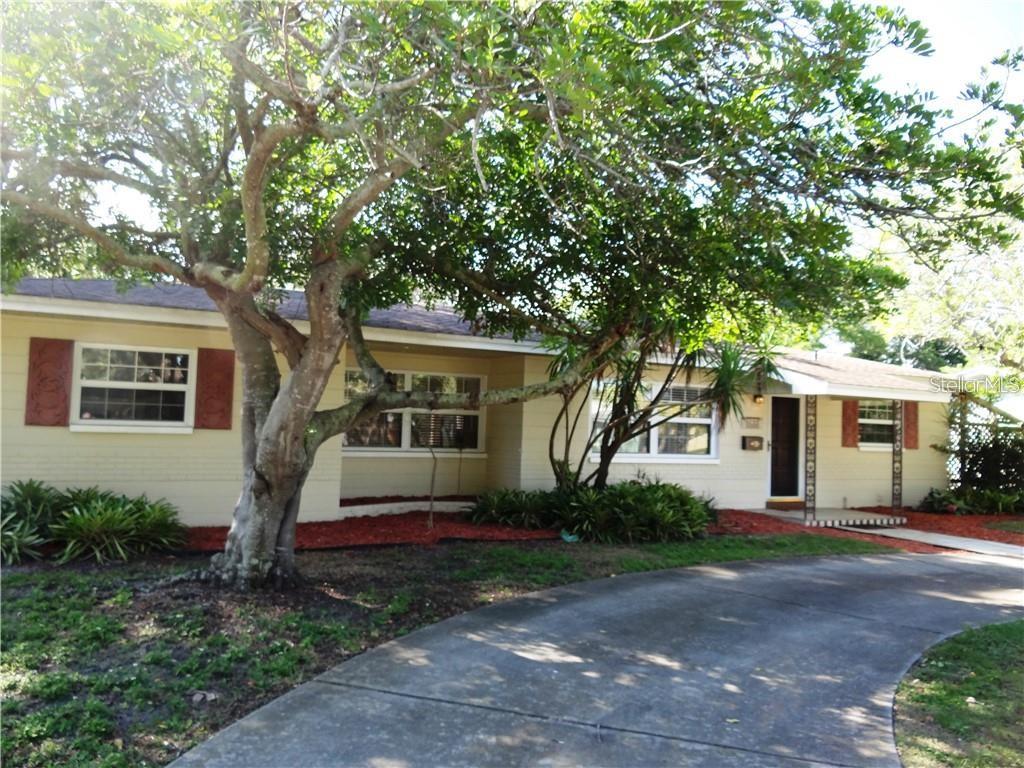 Image 3 of 34 For 6132 Dartmouth Avenue N