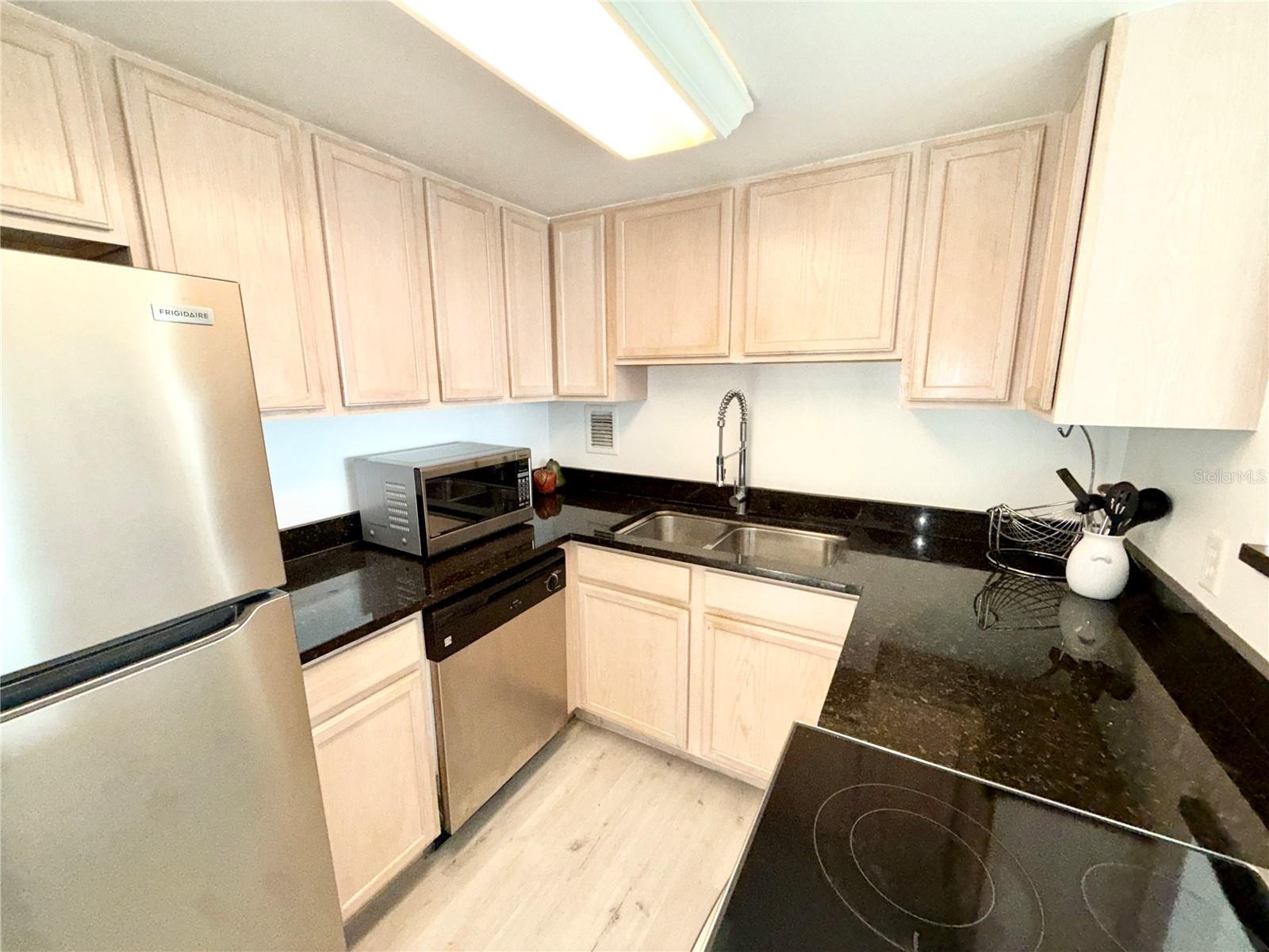 Image 6 of 63 For 880 Mandalay Avenue C704