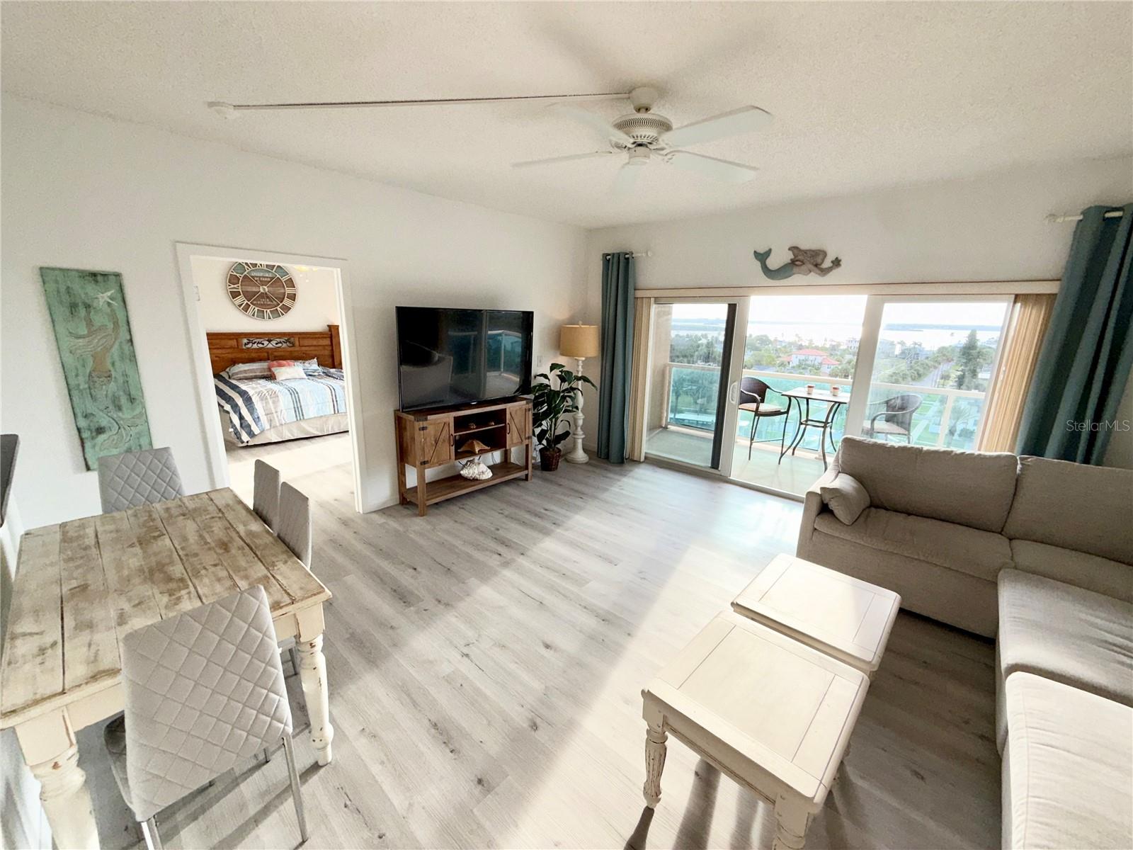 Image 8 of 63 For 880 Mandalay Avenue C704