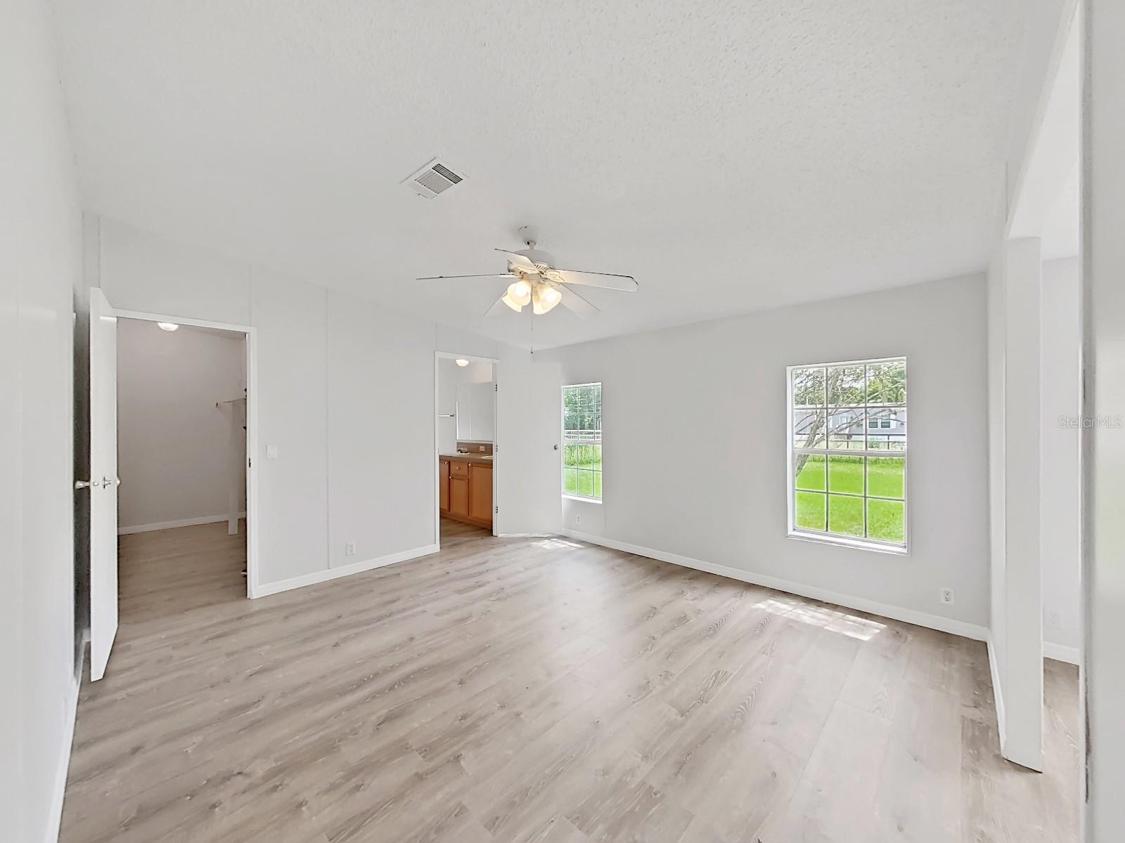 Image 21 of 42 For 537 East Avenue