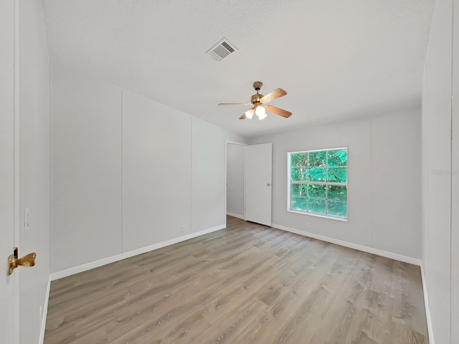Image 31 of 42 For 537 East Avenue