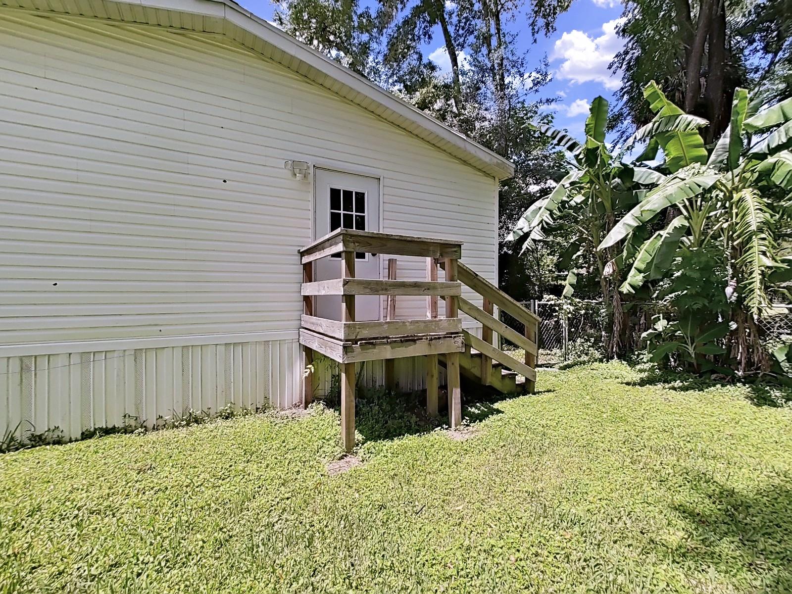 Image 39 of 42 For 537 East Avenue