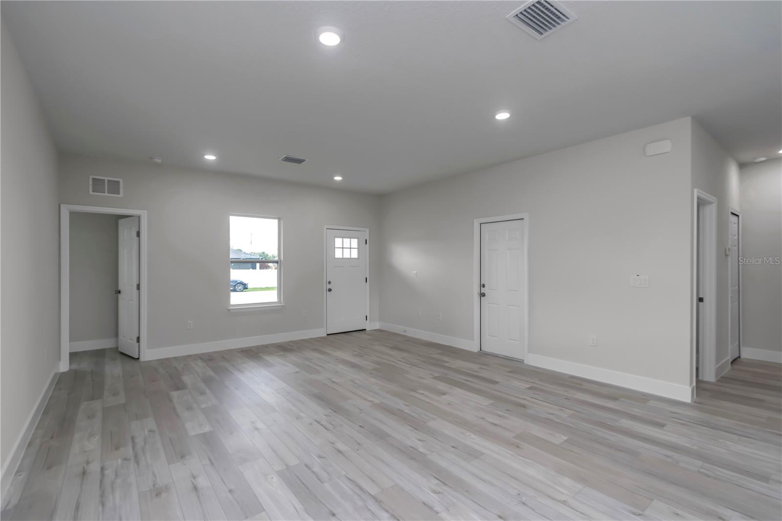 Image 16 of 44 For 13855 47th Circle