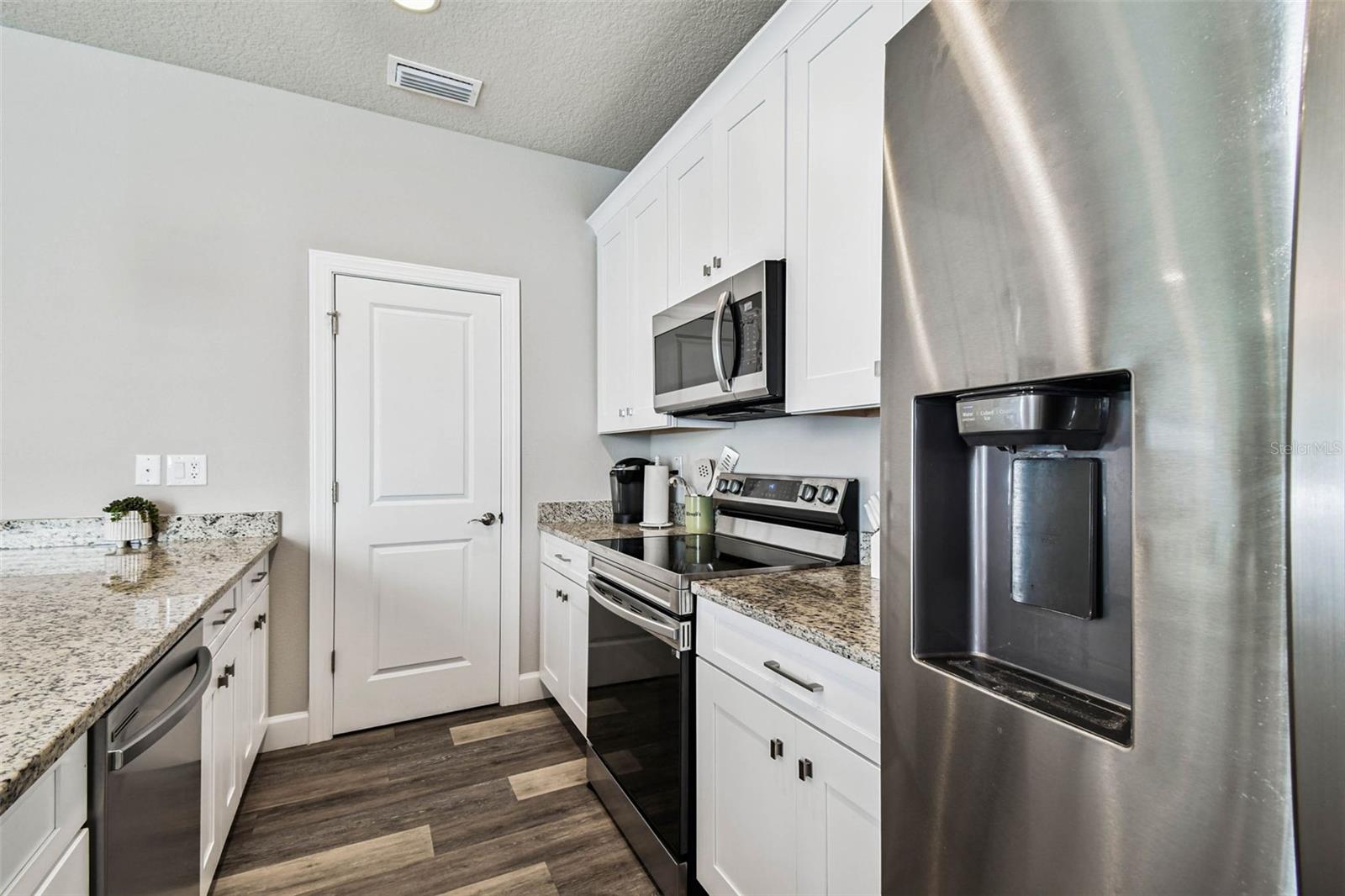 Image 13 of 50 For 3902 Everett Street 1