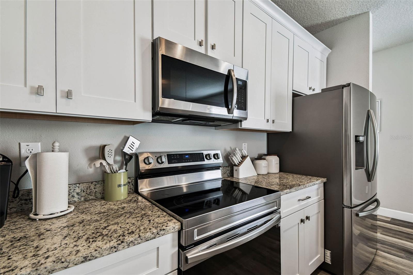 Image 17 of 50 For 3902 Everett Street 1