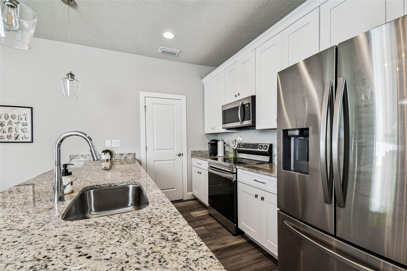 Image 8 of 50 For 3902 Everett Street 1