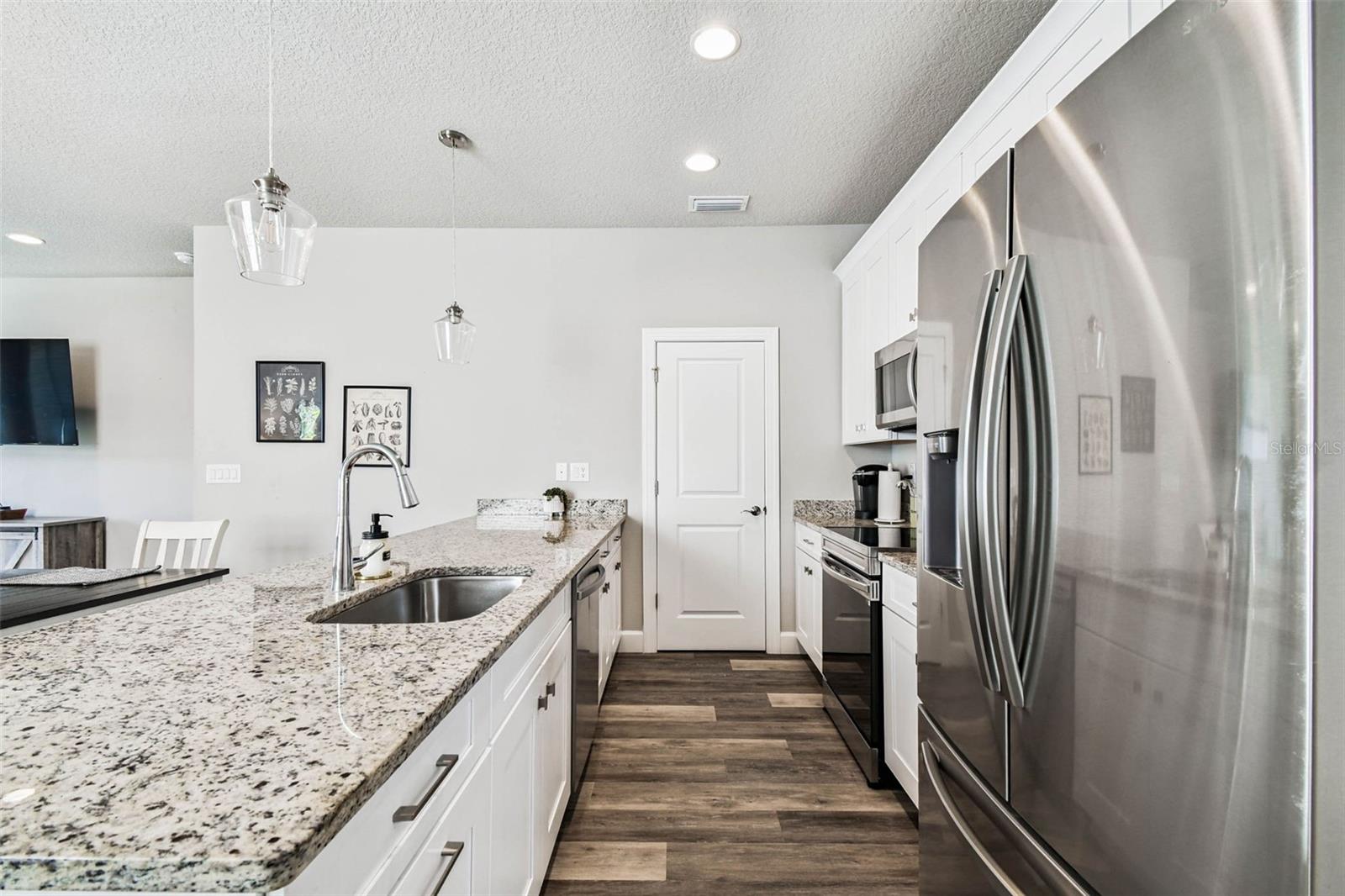 Image 9 of 50 For 3902 Everett Street 1