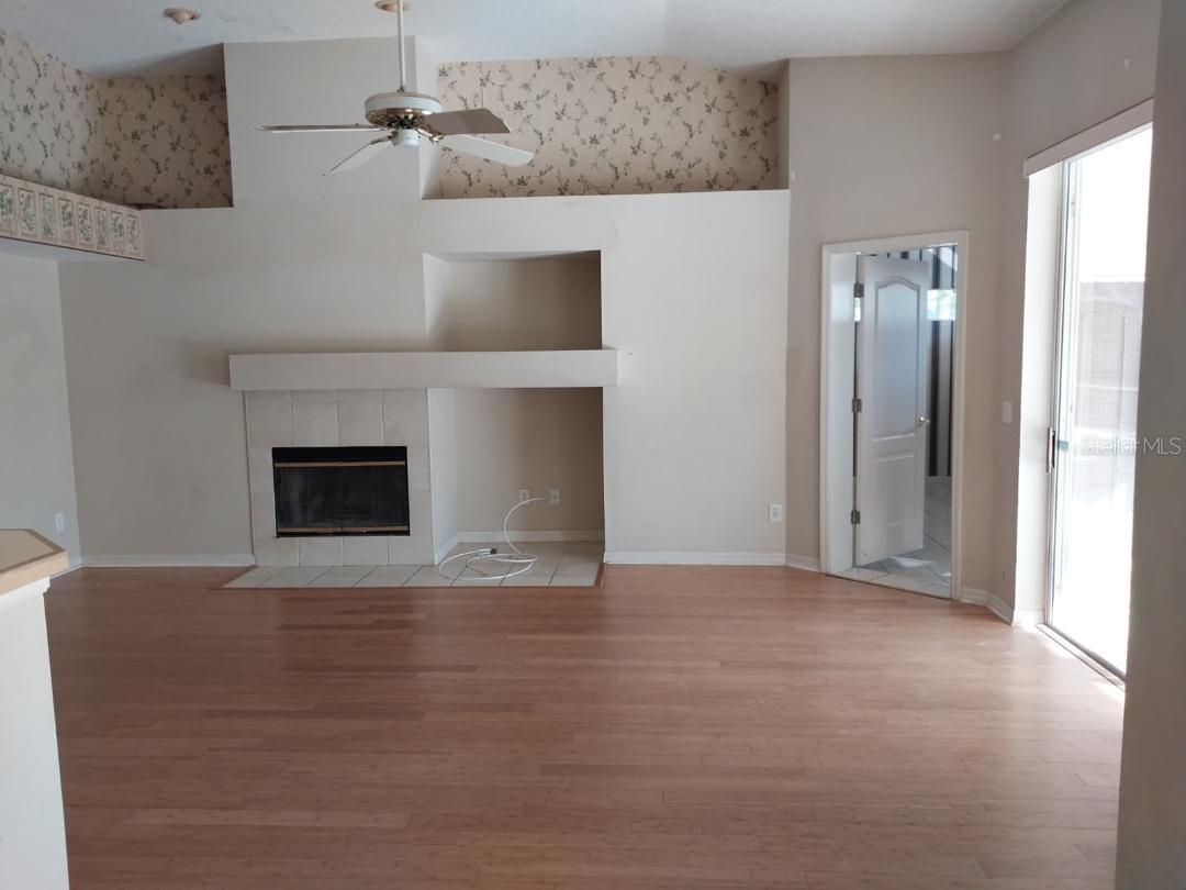 Image 3 of 10 For 16705 Sheffield Park Drive